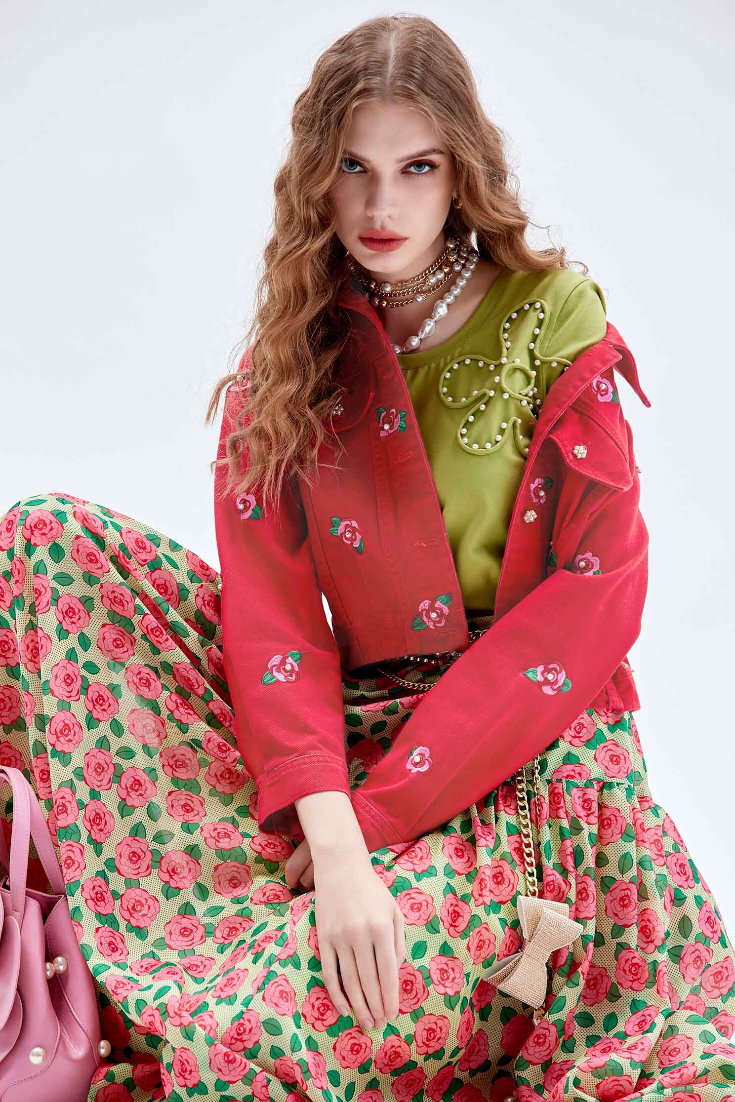 火紅色薔薇刺繡牛仔外套火紅色薔薇刺繡牛仔外套,一般外套,刺繡,外套,牛仔,牛仔外套,珍珠,秋冬穿搭,純棉