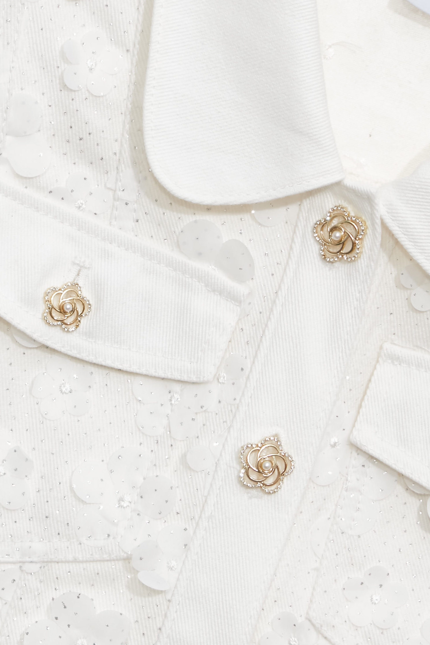 閃光花朵牛仔外套閃光花朵牛仔外套,一般外套,上班OL穿搭,人氣商品,刺繡,外套,春夏穿搭,時髦成套搭配,牛仔,牛仔外套,白色外套,約會特輯