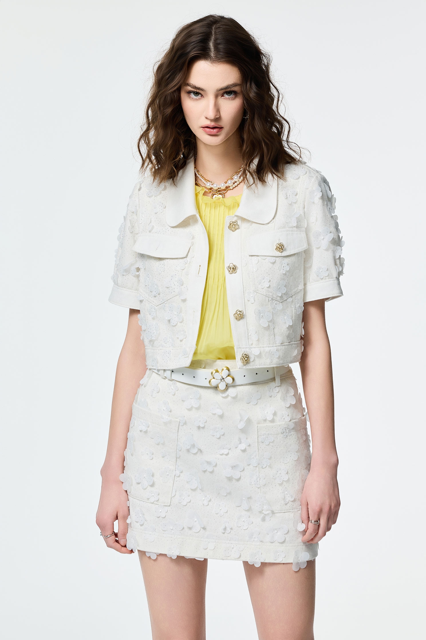 閃光花朵牛仔外套閃光花朵牛仔外套,一般外套,上班OL穿搭,人氣商品,刺繡,外套,春夏穿搭,時髦成套搭配,牛仔,牛仔外套,白色外套,約會特輯