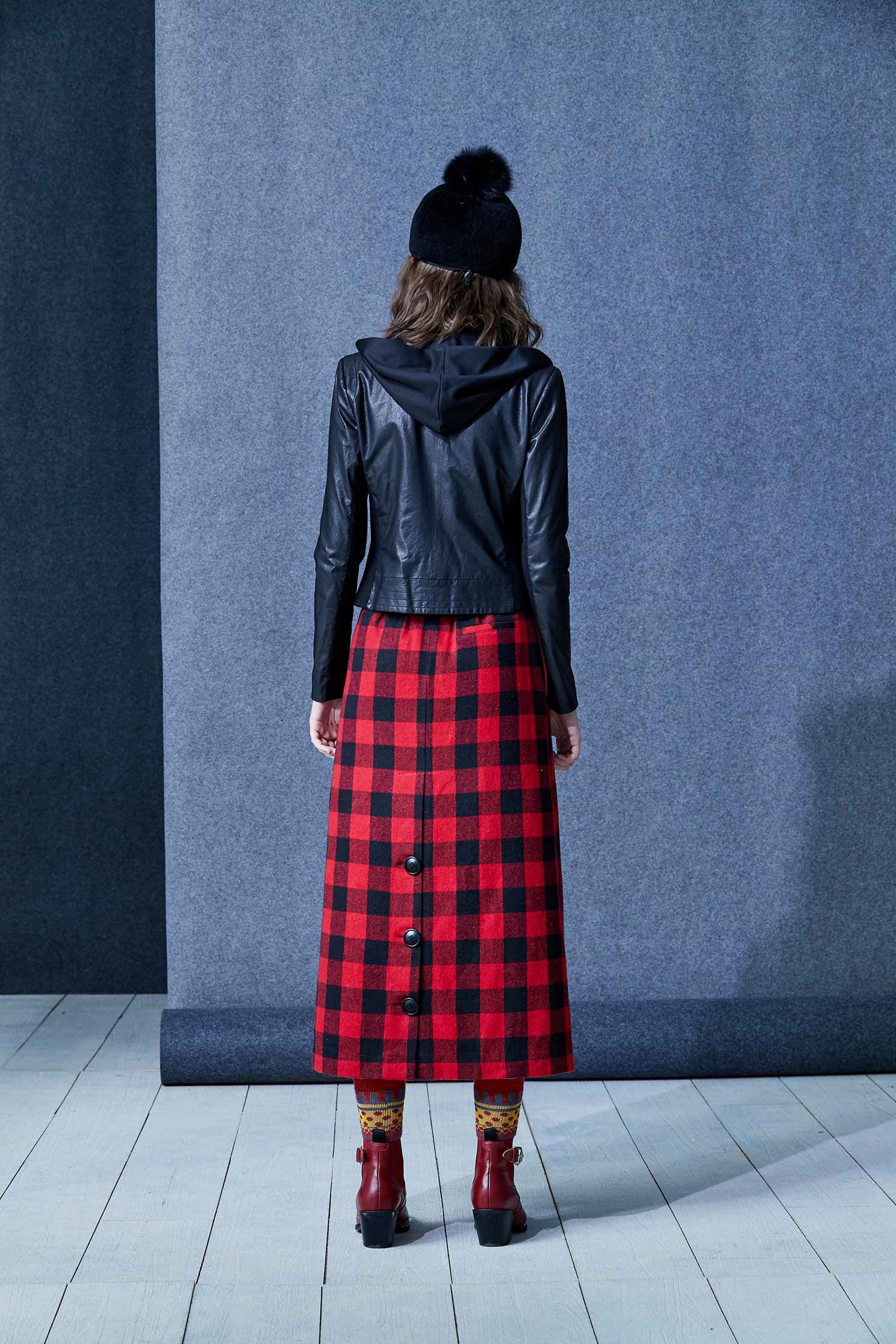 One-piece leather coat,outerwear,biker_jacket,hoodiejacket,longsleeveouterwear,blackouterwear