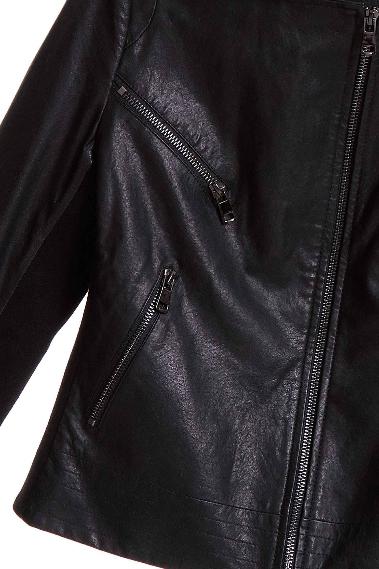 One-piece leather coat,outerwear,biker_jacket,hoodiejacket,longsleeveouterwear,blackouterwear