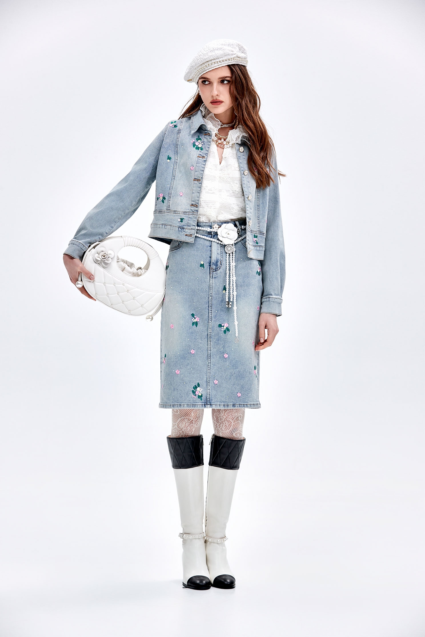 花朵刺繡閃亮牛仔外套花朵刺繡閃亮牛仔外套,一般外套,刺繡,外套,牛仔,牛仔外套,秋冬穿搭