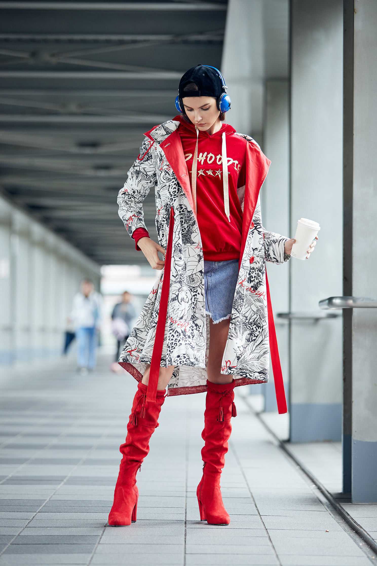 elegant coat with toucan pattern,outerwear,hoodiejacket,longsleeveouterwear,windbreaker