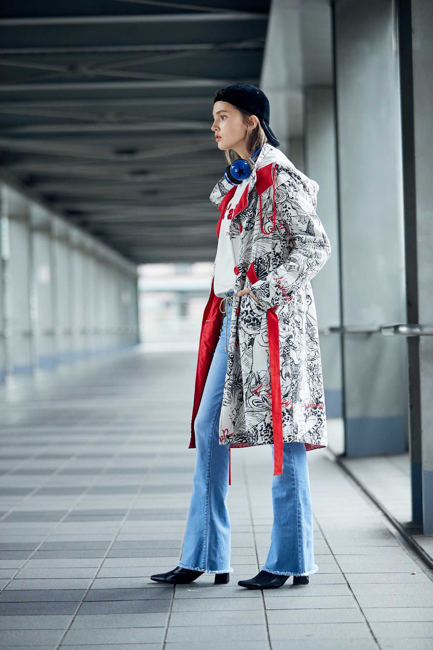 elegant coat with toucan pattern,outerwear,hoodiejacket,longsleeveouterwear,windbreaker
