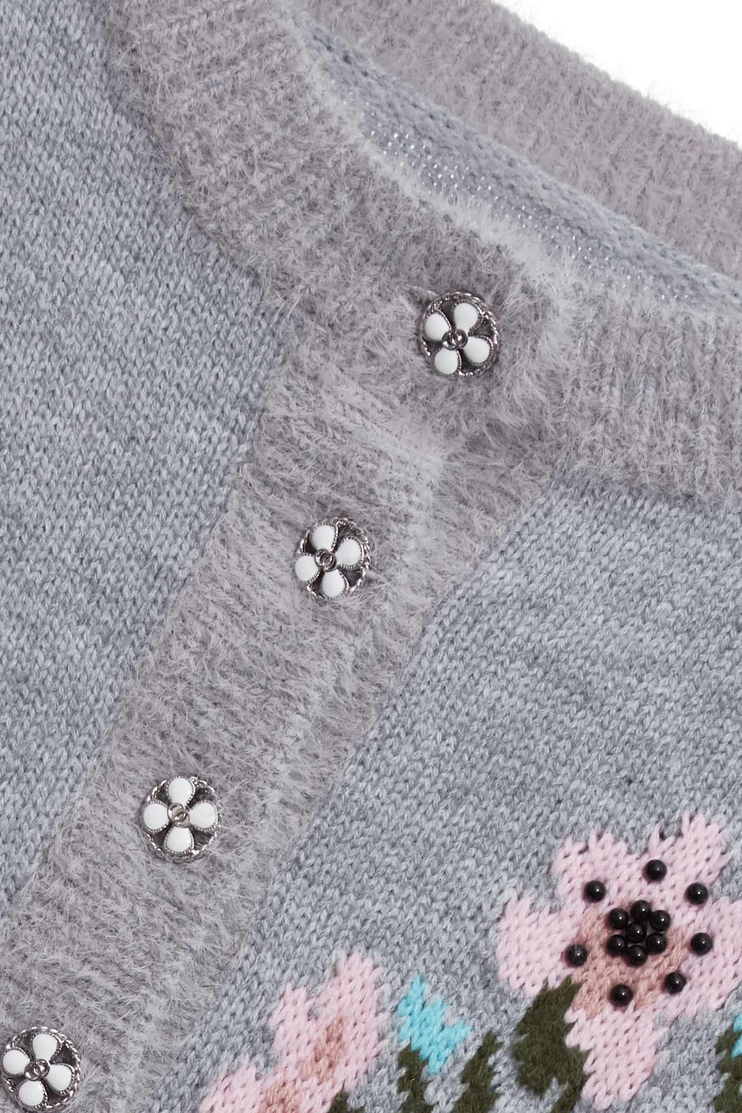 薄暮灰崁花卉開襟針織外套薄暮灰崁花卉開襟針織外套,上班OL穿搭,人氣商品,外套,秋冬穿搭,約會特輯,花花世界,針織,針織外套