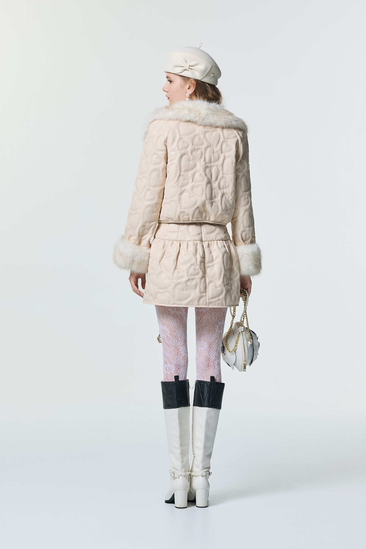 愛心圖騰絎縫仿皮外套愛心圖騰絎縫仿皮外套,一般外套,外套,春夏穿搭,時髦成套搭配,約會特輯