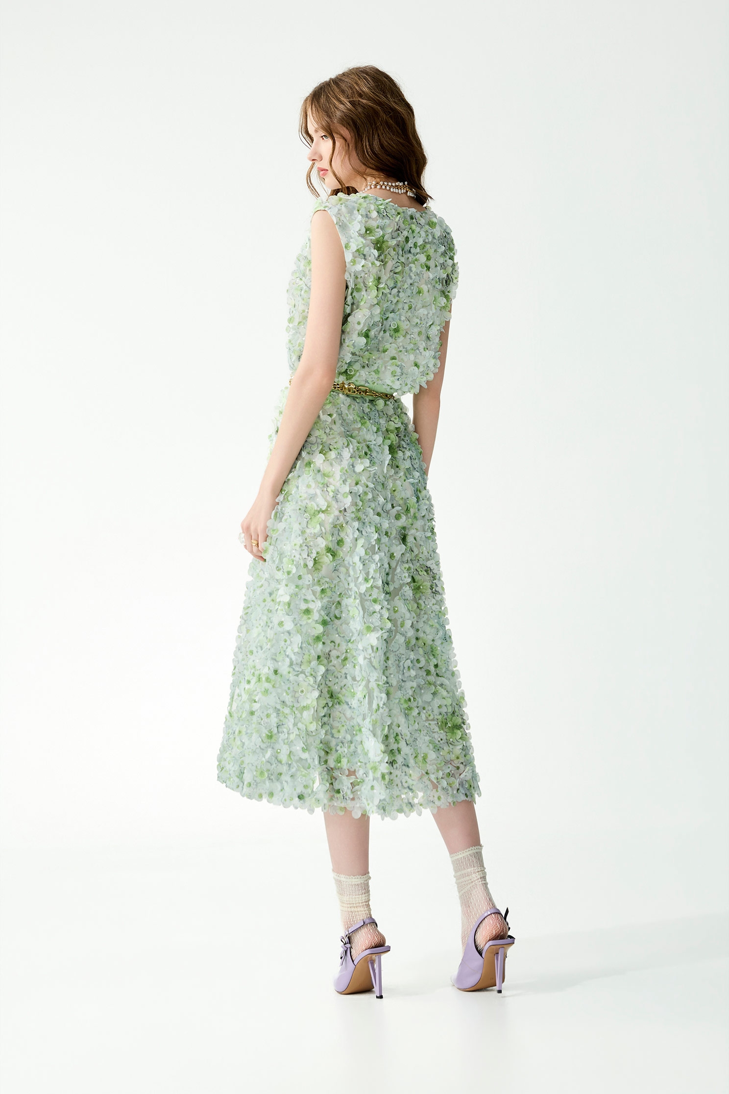 果凍薄荷色刺繡花瓣上衣果凍薄荷色刺繡花瓣上衣,上衣,刺繡,春夏穿搭,網紗,繡花,長裙