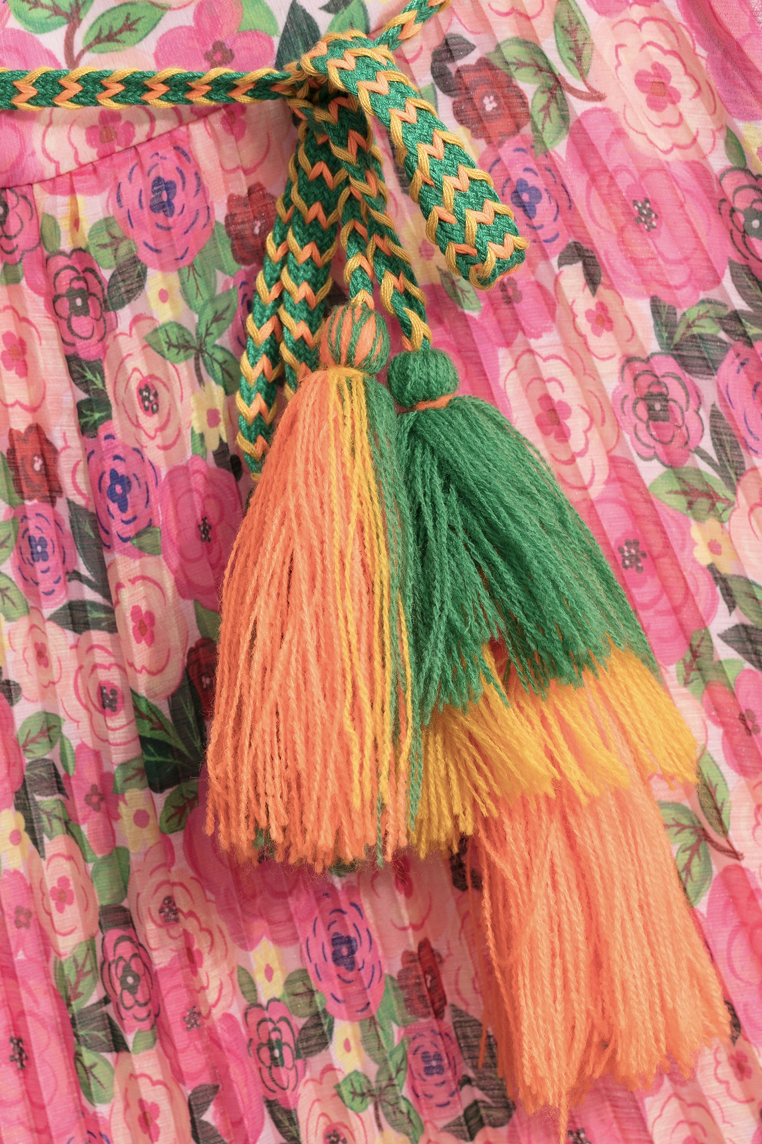 彩色山茶花印花長裙彩色山茶花印花長裙,人氣商品,時髦成套搭配,秋冬穿搭,長裙,雪紡,雪紡裙,雪紡長裙