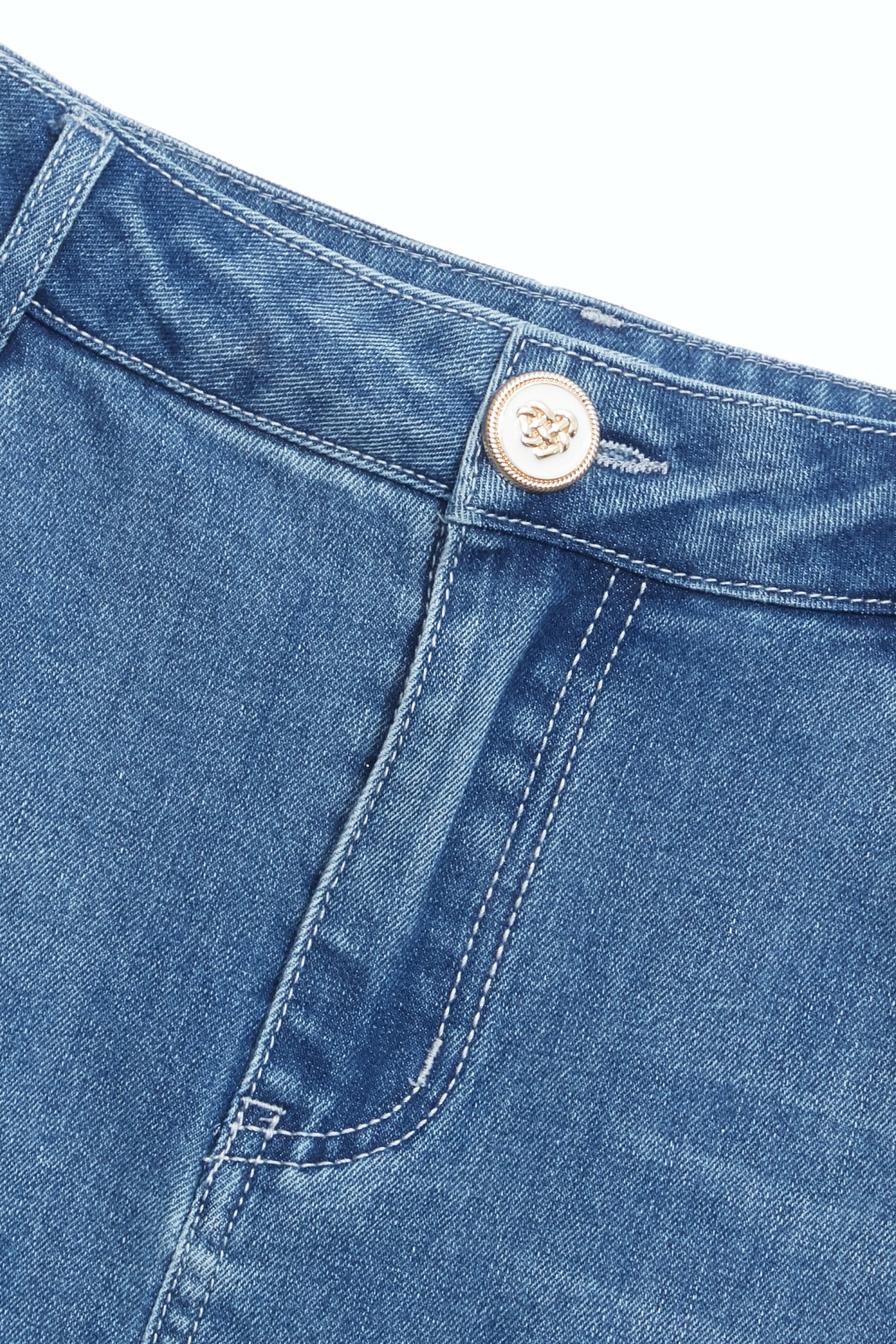 牛仔魚尾裙牛仔魚尾裙,丹寧,春夏穿搭,牛仔,牛仔短裙,珍珠,短裙,約會特輯