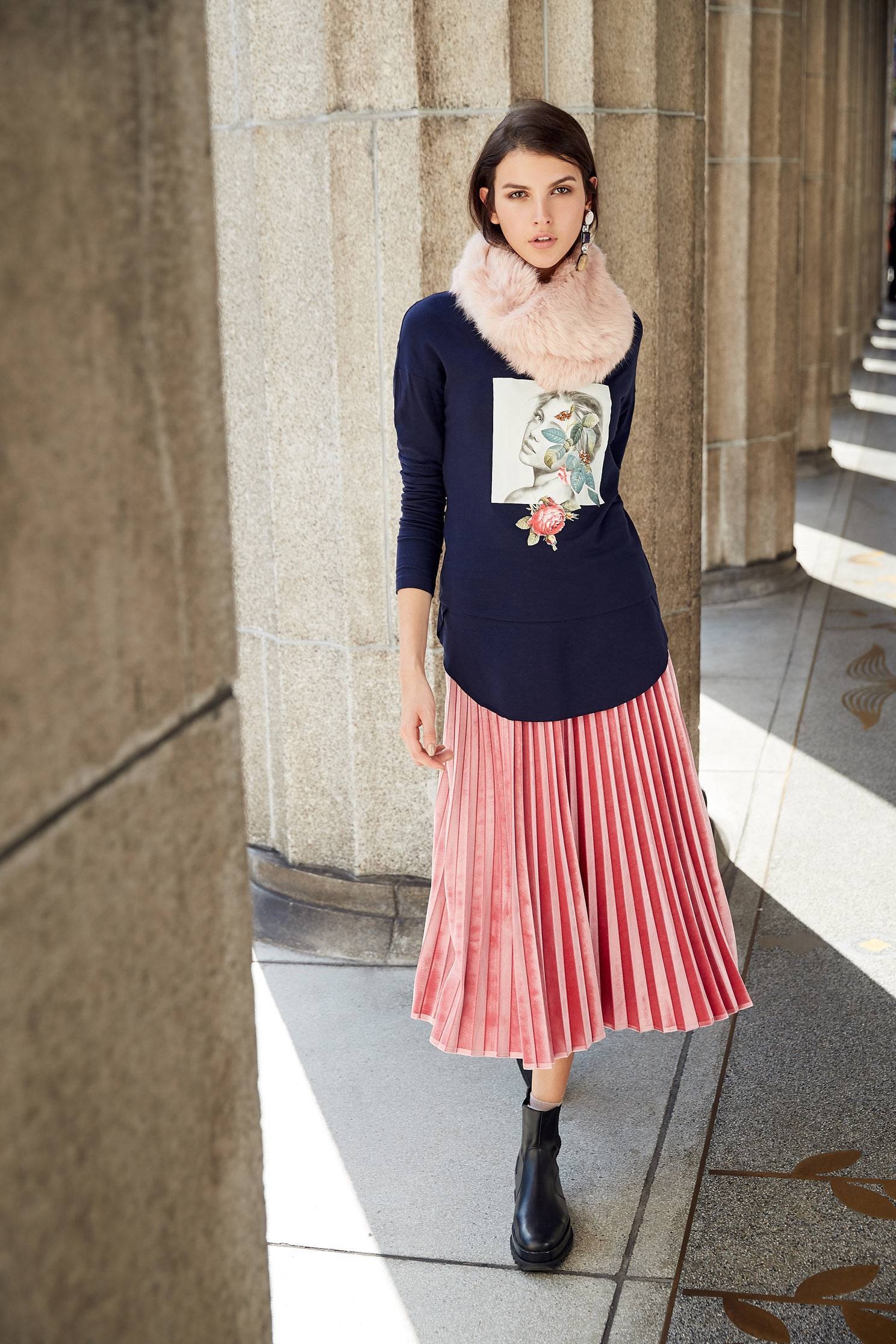 Pleated skirt with pink color,pleats,pleatedskirt,maxipleatedskirt,longskirt