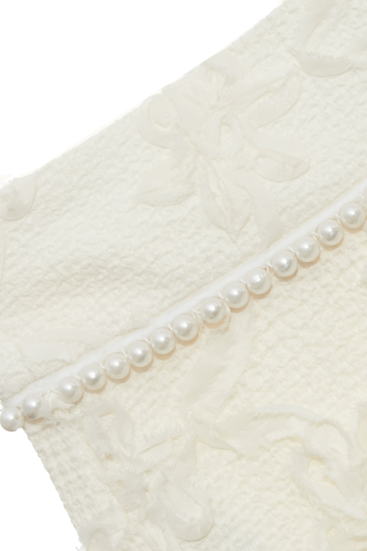 綴珍珠奶白色短裙綴珍珠奶白色短裙,上班OL穿搭,人氣商品,珍珠,白色短褲,白色裙子,短裙,短褲,秋冬穿搭,窄裙