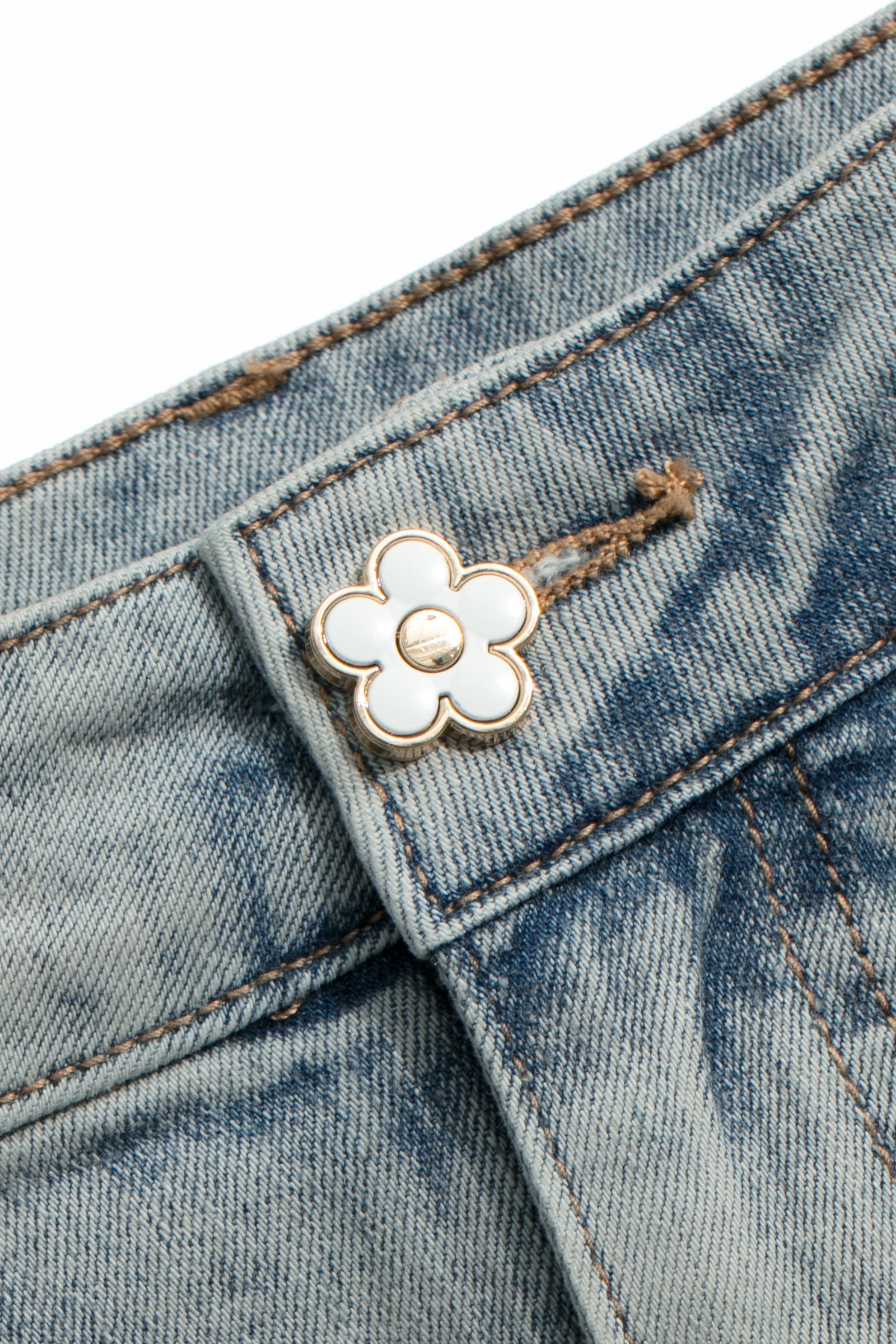 花朵刺繡閃亮牛仔裙花朵刺繡閃亮牛仔裙,刺繡,牛仔,牛仔裙,秋冬穿搭,花花世界