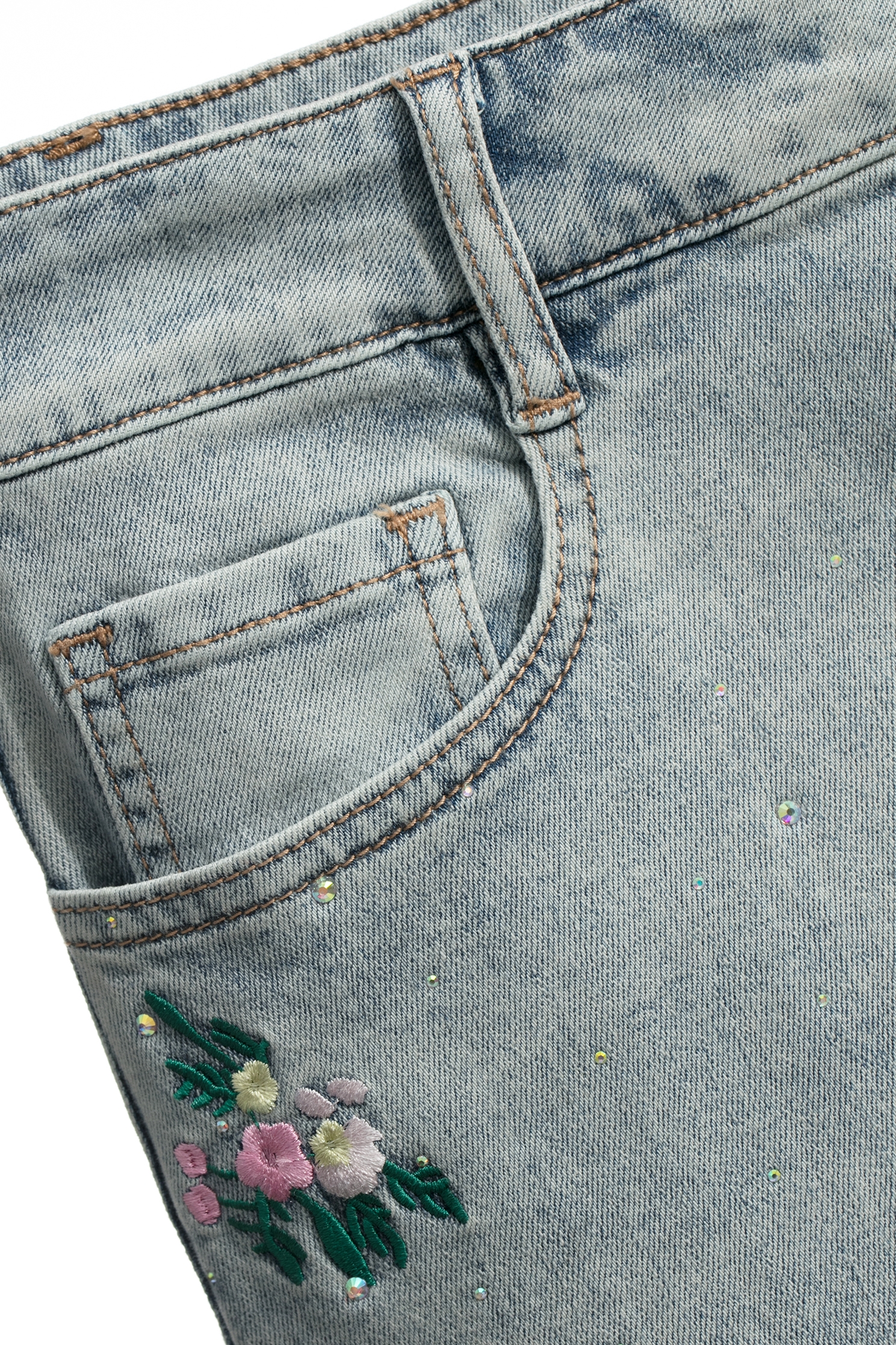 花朵刺繡閃亮牛仔裙花朵刺繡閃亮牛仔裙,刺繡,牛仔,牛仔裙,秋冬穿搭,花花世界