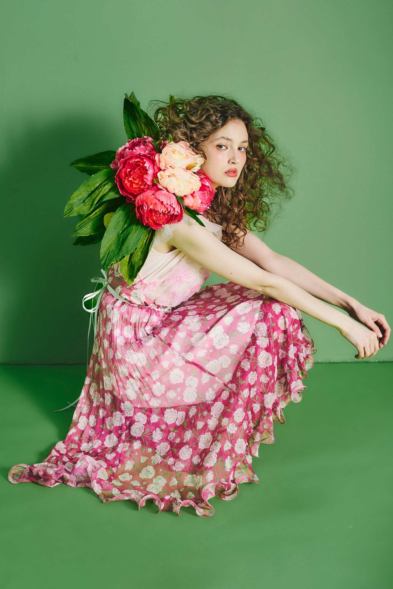 粉霜色浪漫薔薇印花長裙粉霜色浪漫薔薇印花長裙,春夏穿搭,荷葉,雪紡,雪紡裙