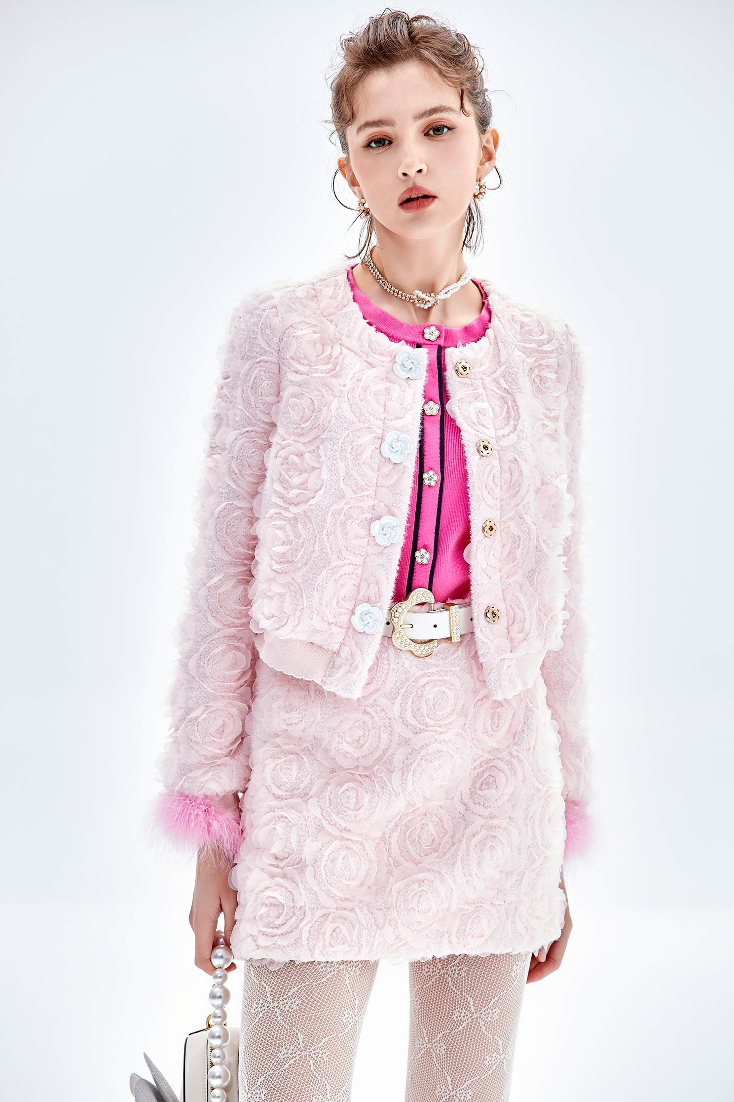 薔薇粉立體花卉短裙薔薇粉立體花卉短裙,刺繡,短裙,秋冬穿搭,花花世界