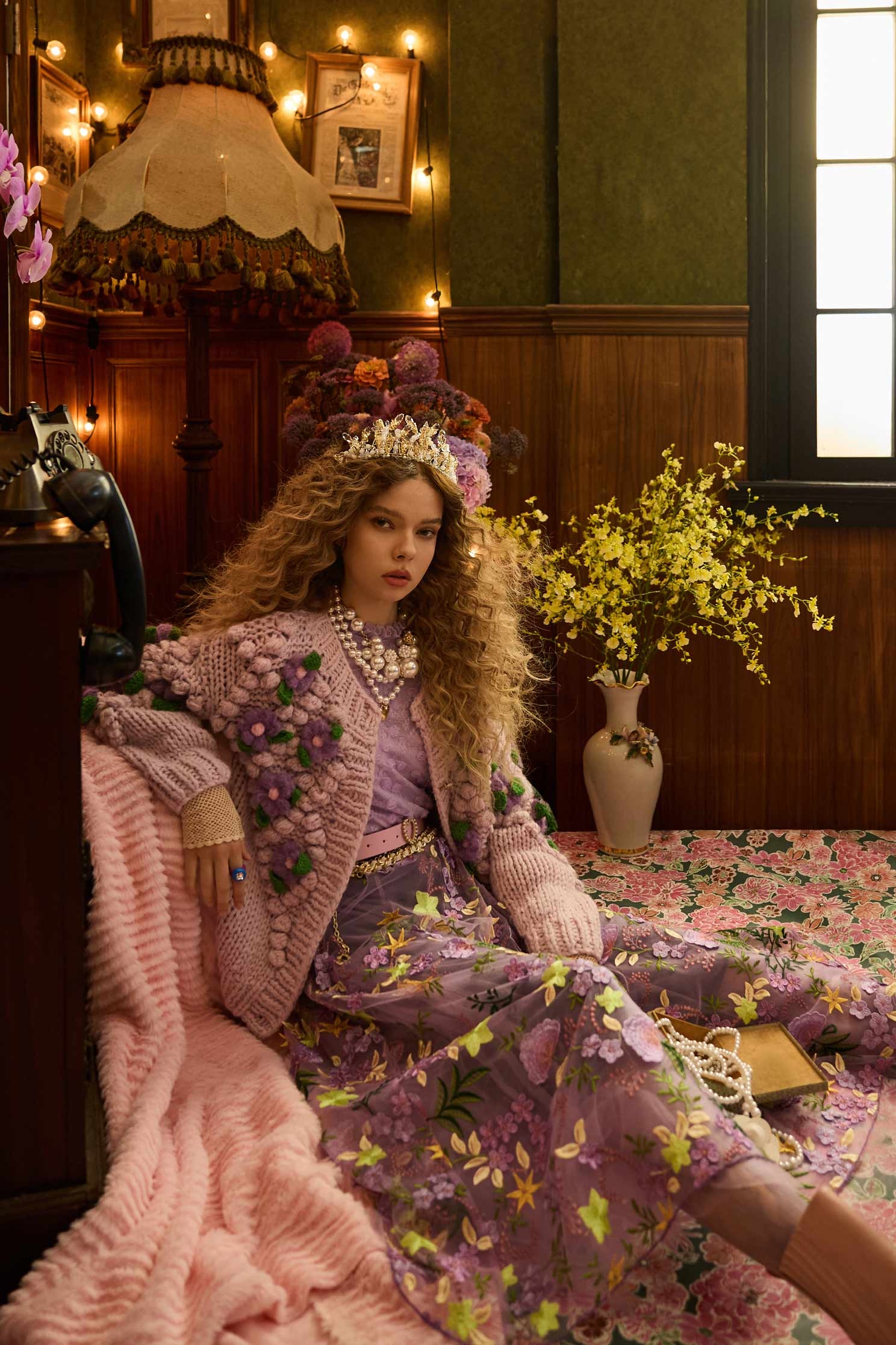 丁香紫色刺繡長裙丁香紫色刺繡長裙,刺繡,派對特輯,秋冬穿搭,約會特輯,網裙,花花世界,長裙