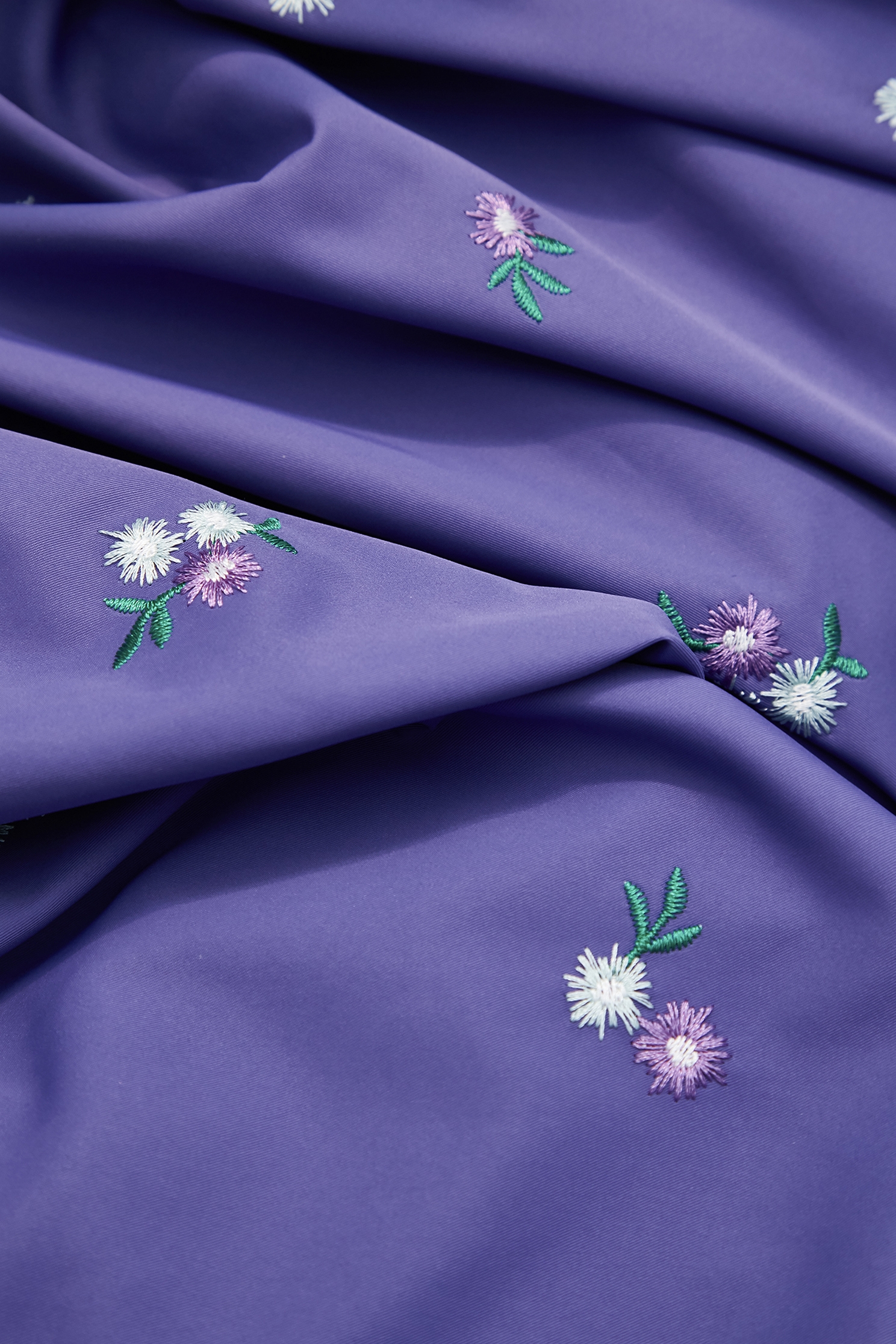 綴刺繡太陽花中長裙綴刺繡太陽花中長裙,刺繡・繡花,半身裙,秋冬穿搭,蛋糕裙