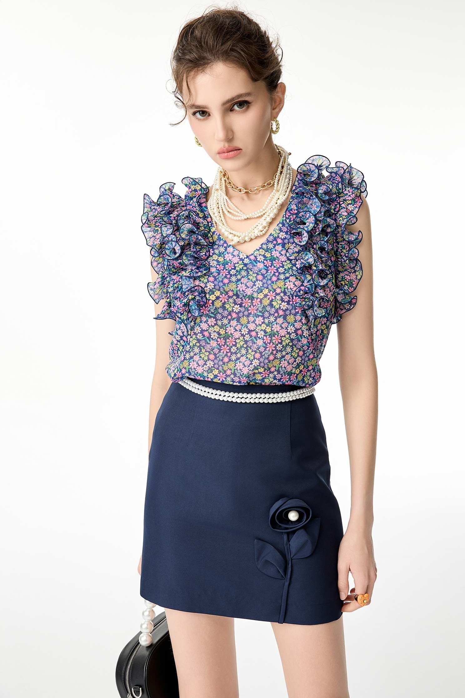 暮色藍手工花短裙暮色藍手工花短裙,春夏穿搭,短裙,花花世界