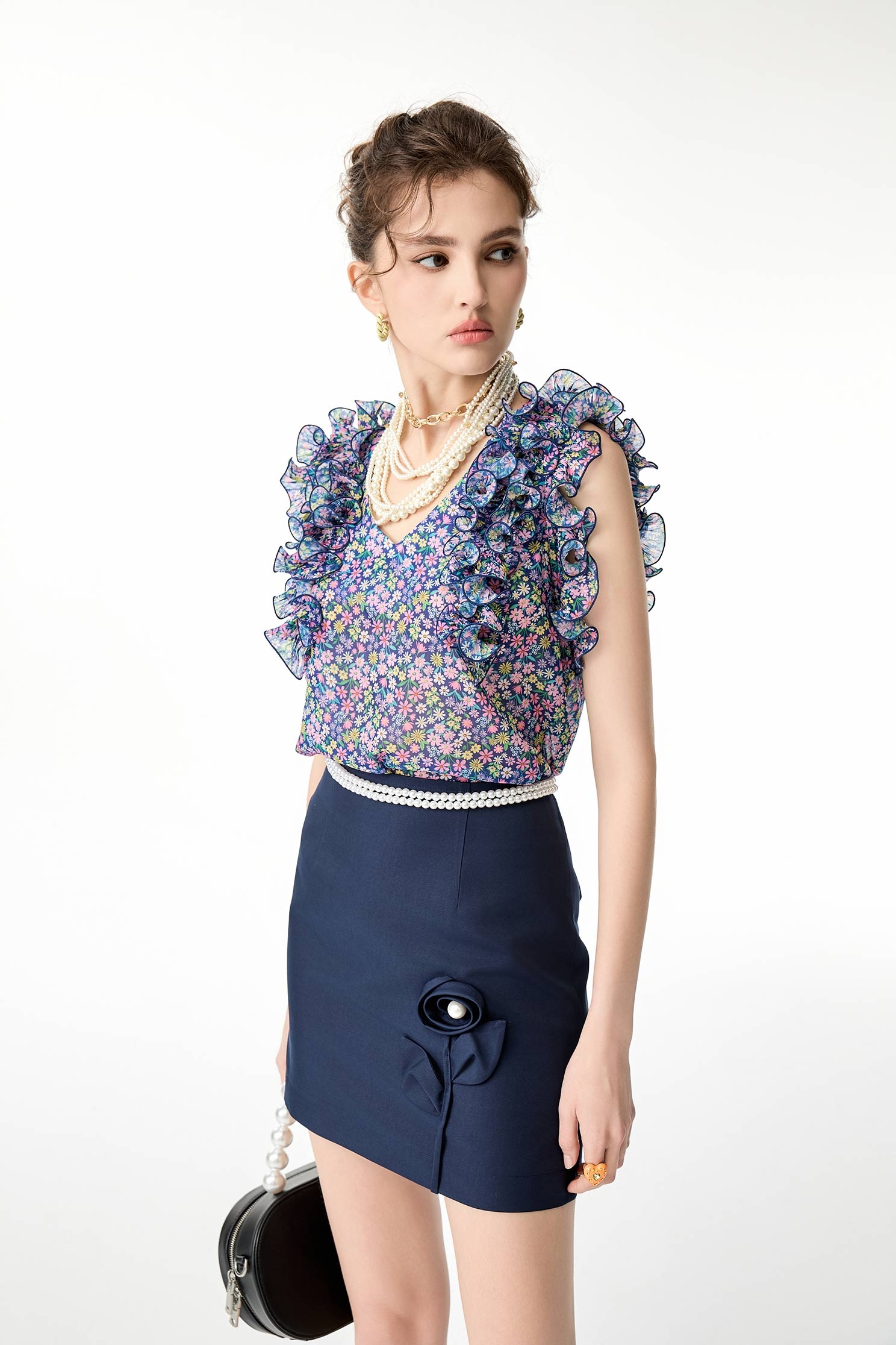 暮色藍手工花短裙暮色藍手工花短裙,春夏穿搭,短裙,花花世界