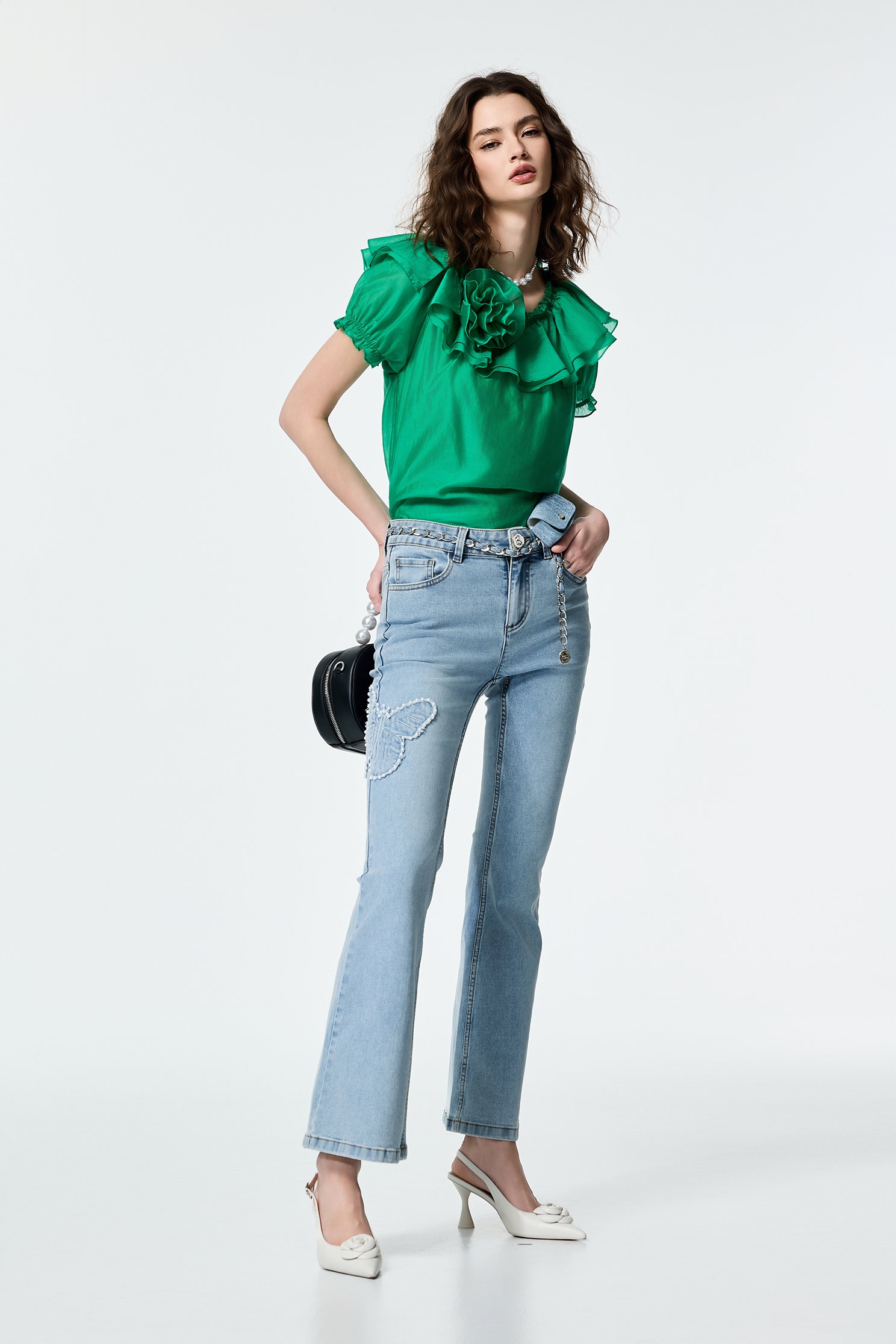 自帶腰包牛仔喇叭褲自帶腰包牛仔喇叭褲,丹寧,刺繡,喇叭褲,春夏穿搭,牛仔,牛仔褲,珍珠,褲子