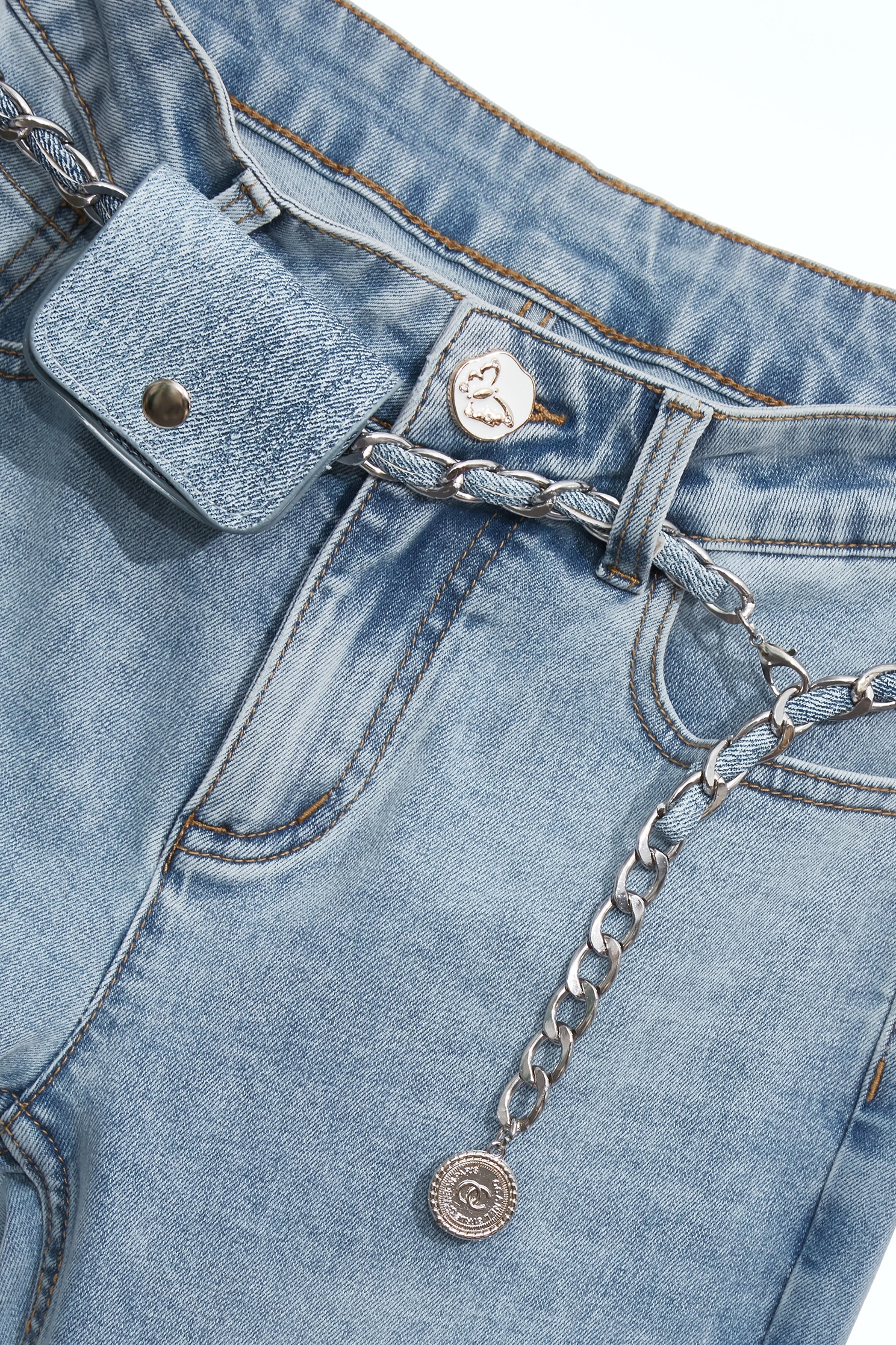 自帶腰包牛仔喇叭褲自帶腰包牛仔喇叭褲,丹寧,刺繡,喇叭褲,春夏穿搭,牛仔,牛仔褲,珍珠,褲子