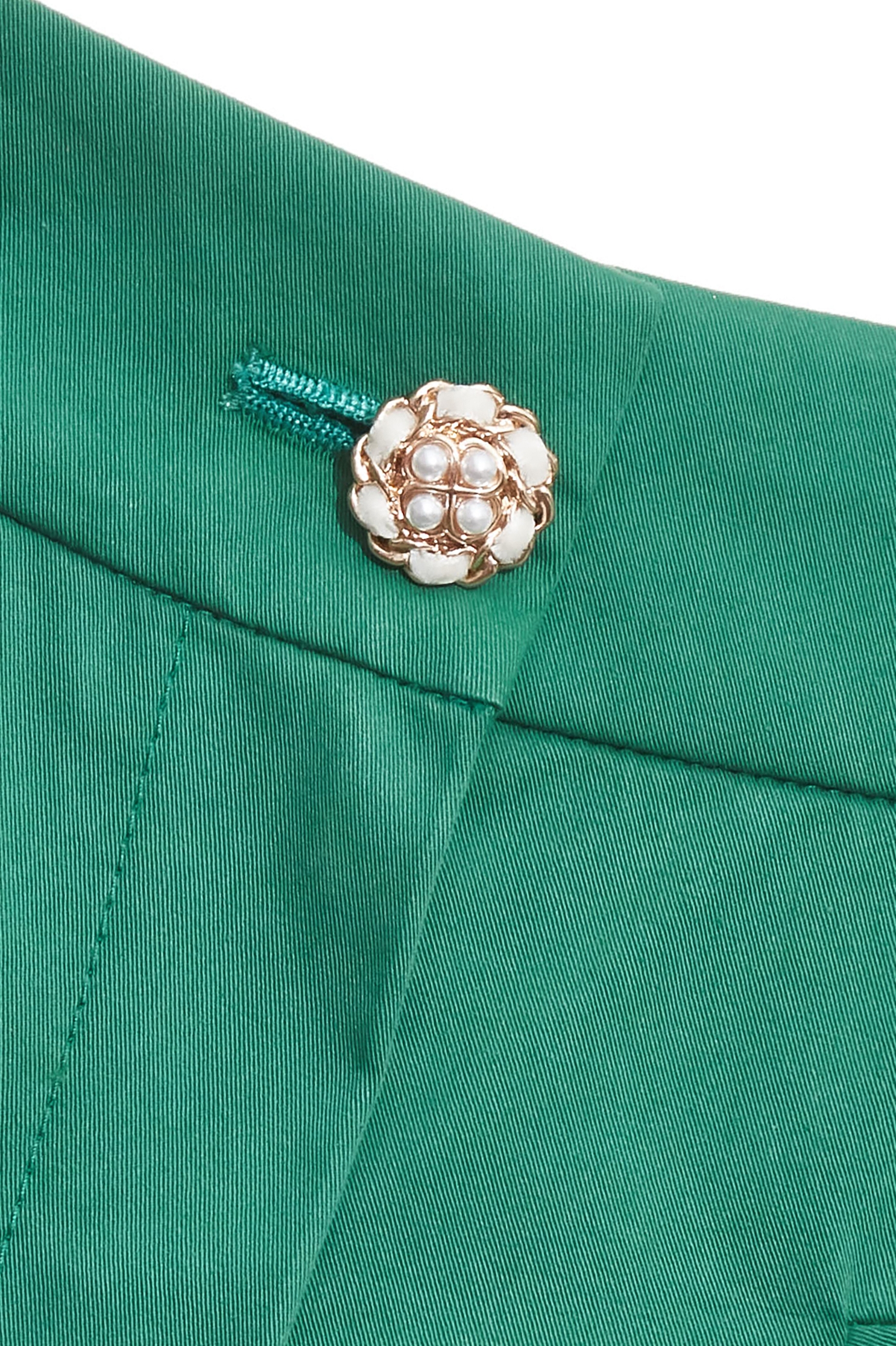 翡翠綠摺飾短褲翡翠綠摺飾短褲,上班OL穿搭,小香風,短褲,秋冬穿搭,褲裙