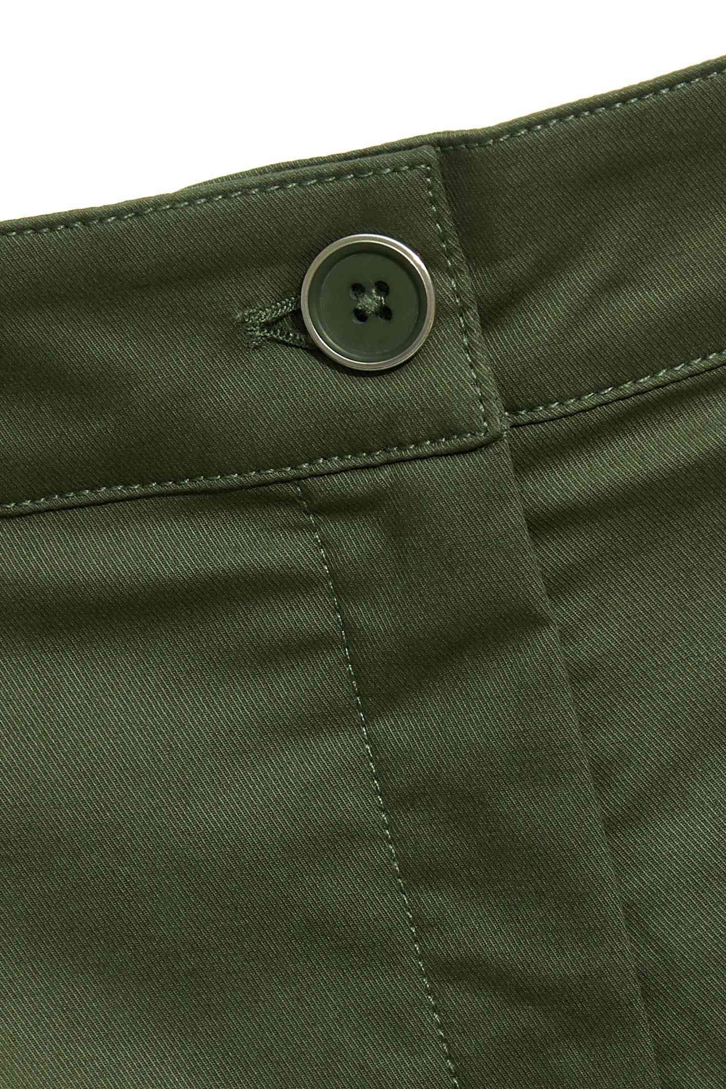 Olive green shorts,shorts,belt