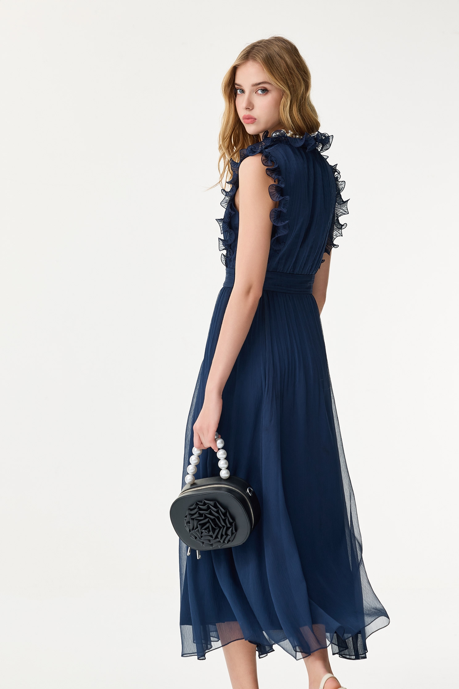 海洋洞穴色細紋雪紡禮服洋裝海洋洞穴色細紋雪紡禮服洋裝,V領洋裝,人氣商品,小禮服,春夏穿搭,條紋,洋裝特輯,禮服,荷葉,雪紡,雪紡洋裝