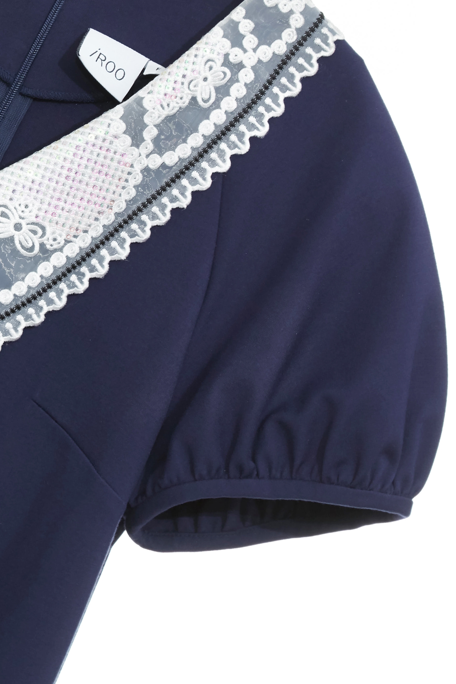 海洋洞穴色直筒洋裝海洋洞穴色直筒洋裝,V領洋裝,刺繡,春夏穿搭,洋裝特輯,約會特輯