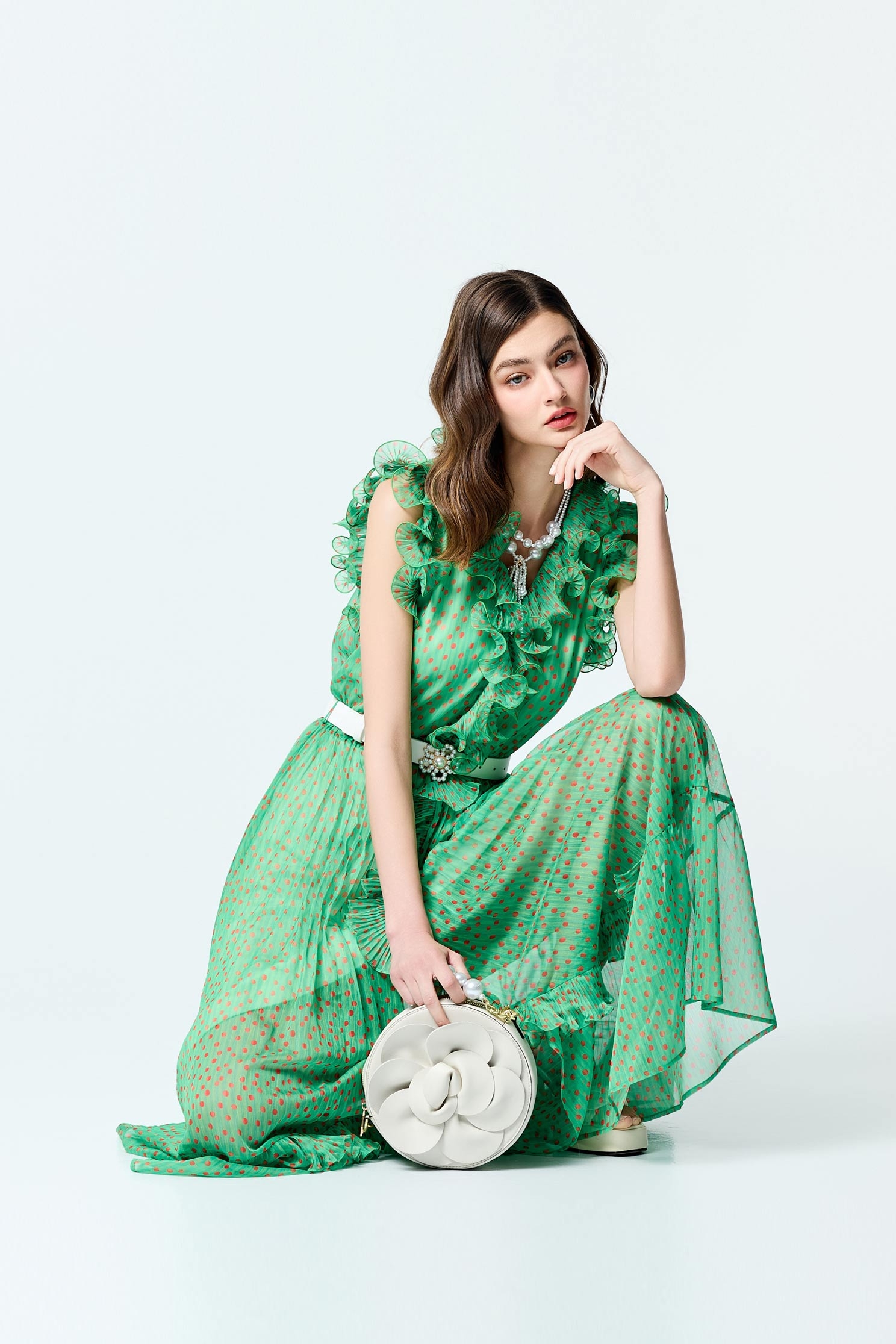 落日珊瑚點點雪紡禮服洋裝落日珊瑚點點雪紡禮服洋裝,V領洋裝,小禮服,春夏穿搭,洋裝特輯,禮服,荷葉,雪紡,雪紡洋裝