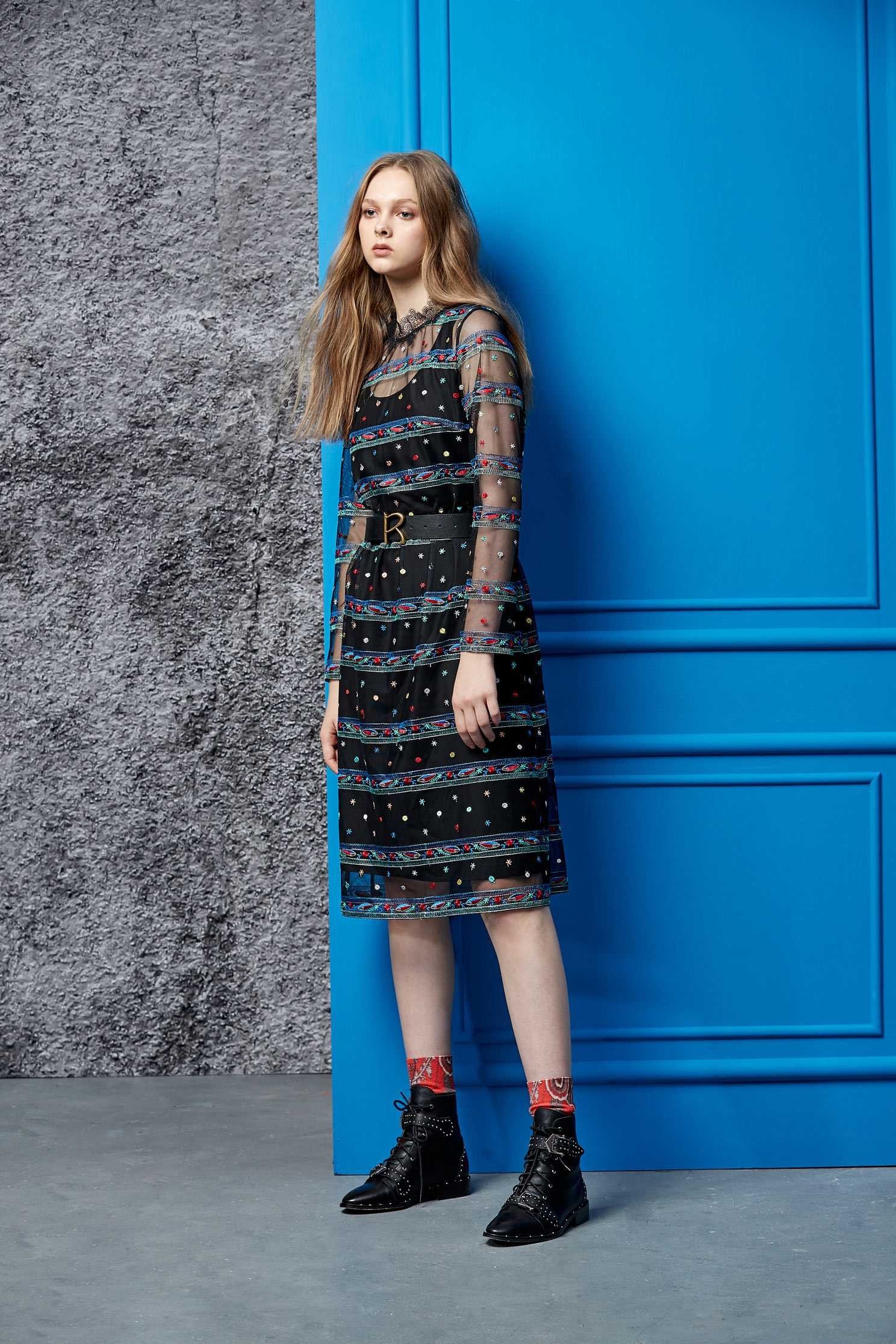 Embroidered street net yarn dress,Dress,embroidery,刺繡洋裝,Mesh,embroidered,透膚洋裝,長袖洋裝