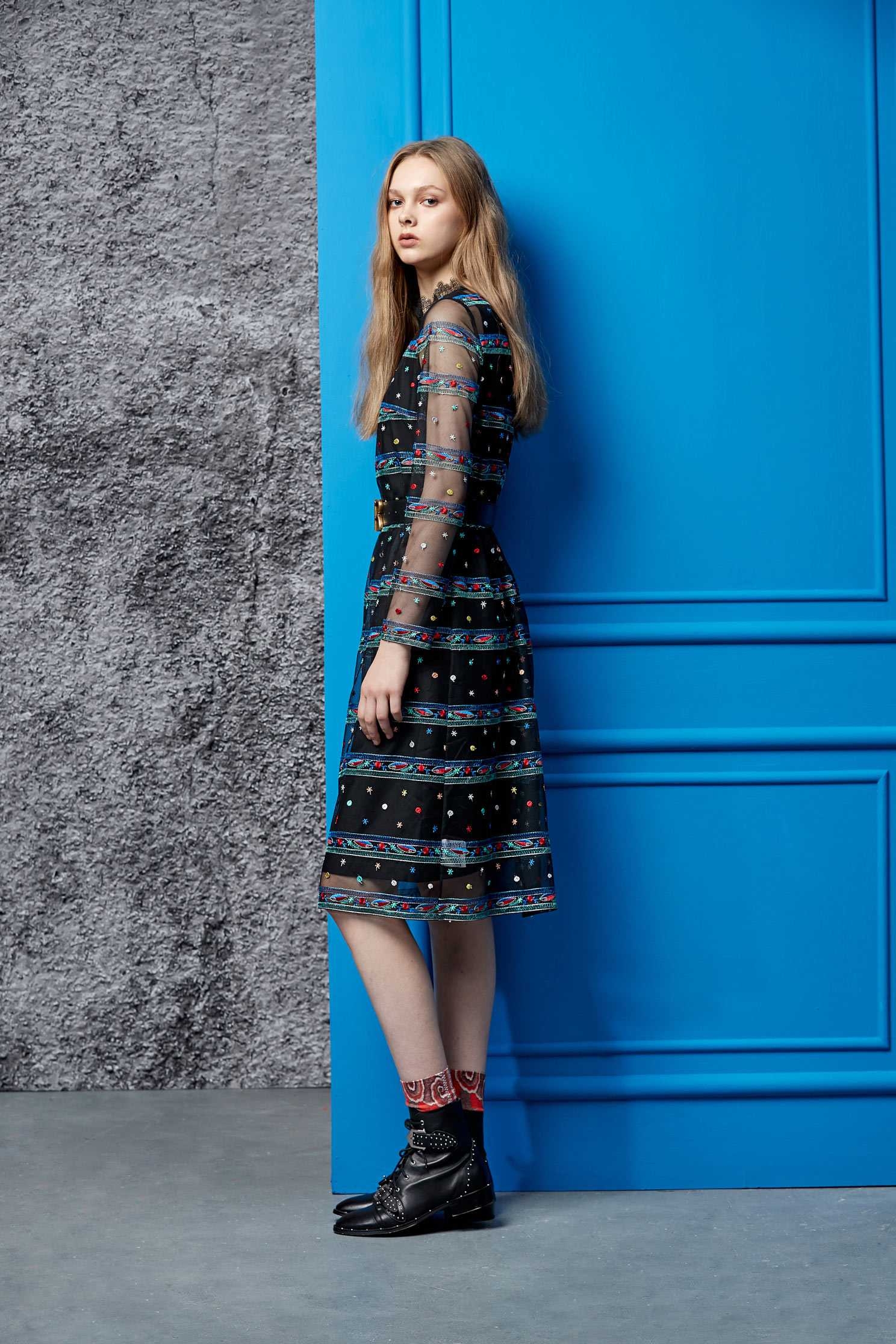 Embroidered street net yarn dress,Dress,embroidery,刺繡洋裝,Mesh,embroidered,透膚洋裝,長袖洋裝