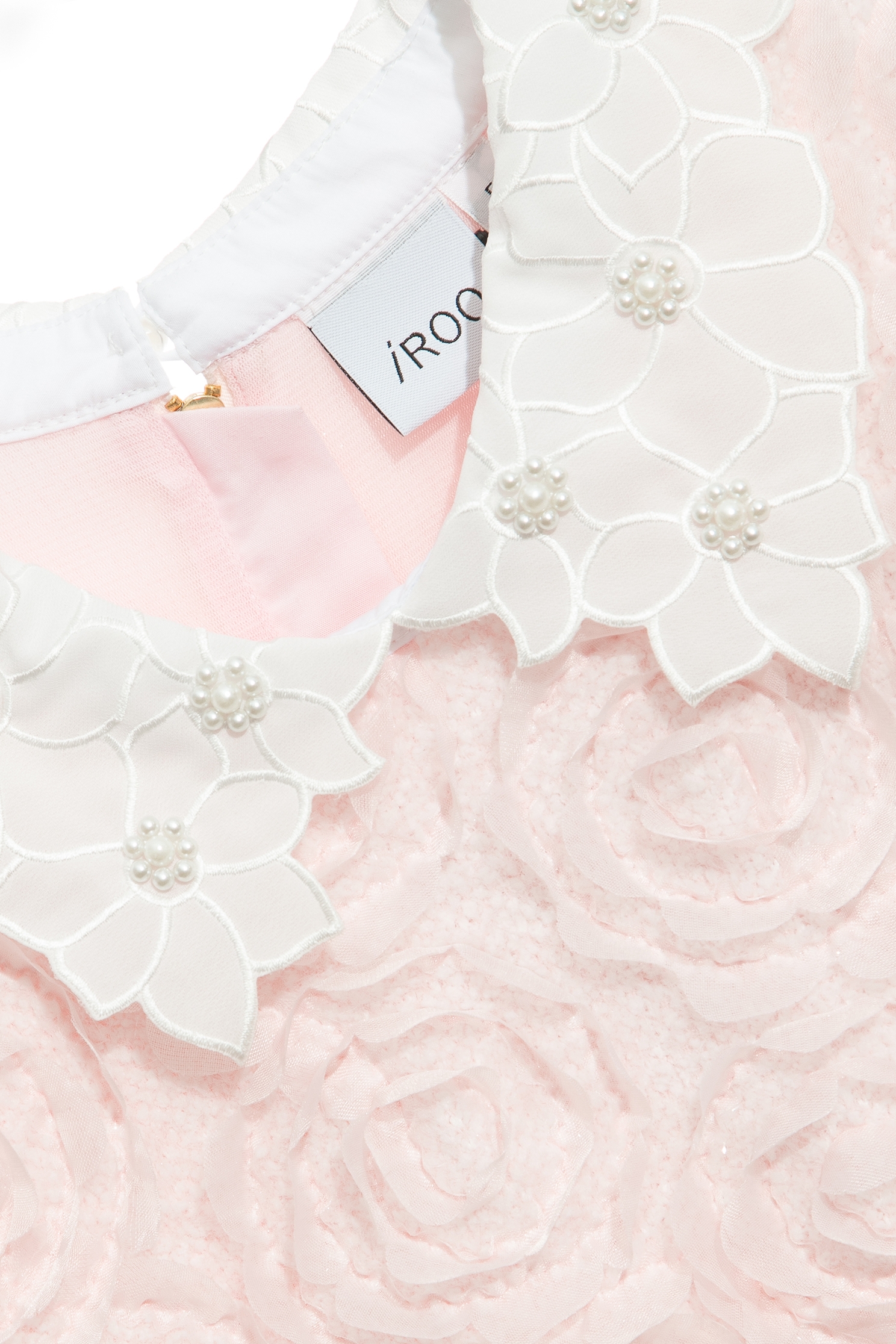 薔薇粉立體花卉短洋裝薔薇粉立體花卉短洋裝,一般洋裝,人氣商品,刺繡,洋裝特輯,珍珠,短袖洋裝,秋冬穿搭,花花世界