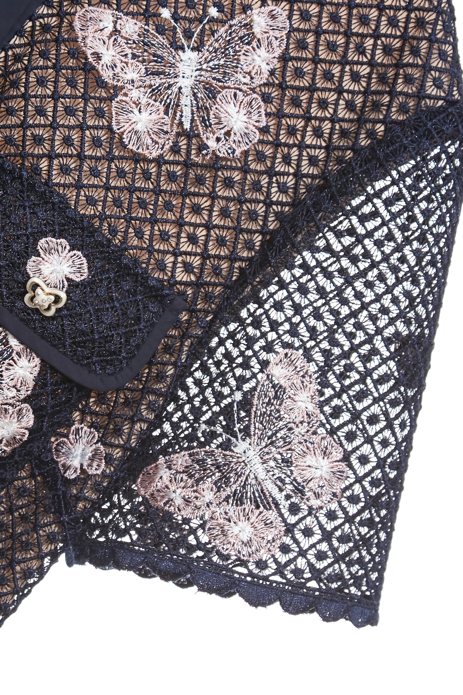 蝴蝶刺繡蕾絲洋裝蝴蝶刺繡蕾絲洋裝,刺繡,小禮服,格紋,洋裝特輯,禮服,秋冬穿搭,約會特輯,腰帶,花花世界,蕾絲,蕾絲洋裝