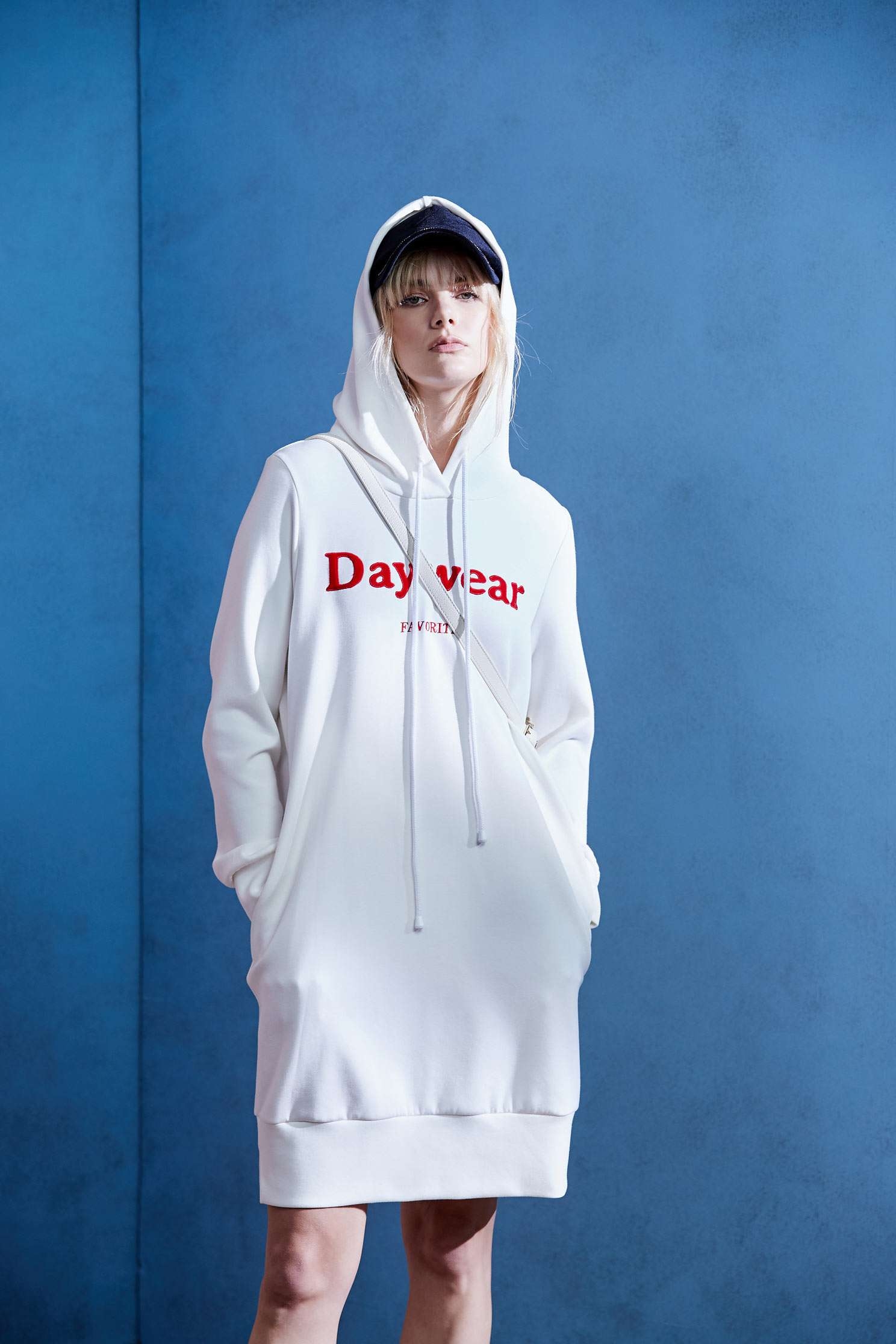 Hood long version of the dress,Dress,Casual dress,White dress,Long dress