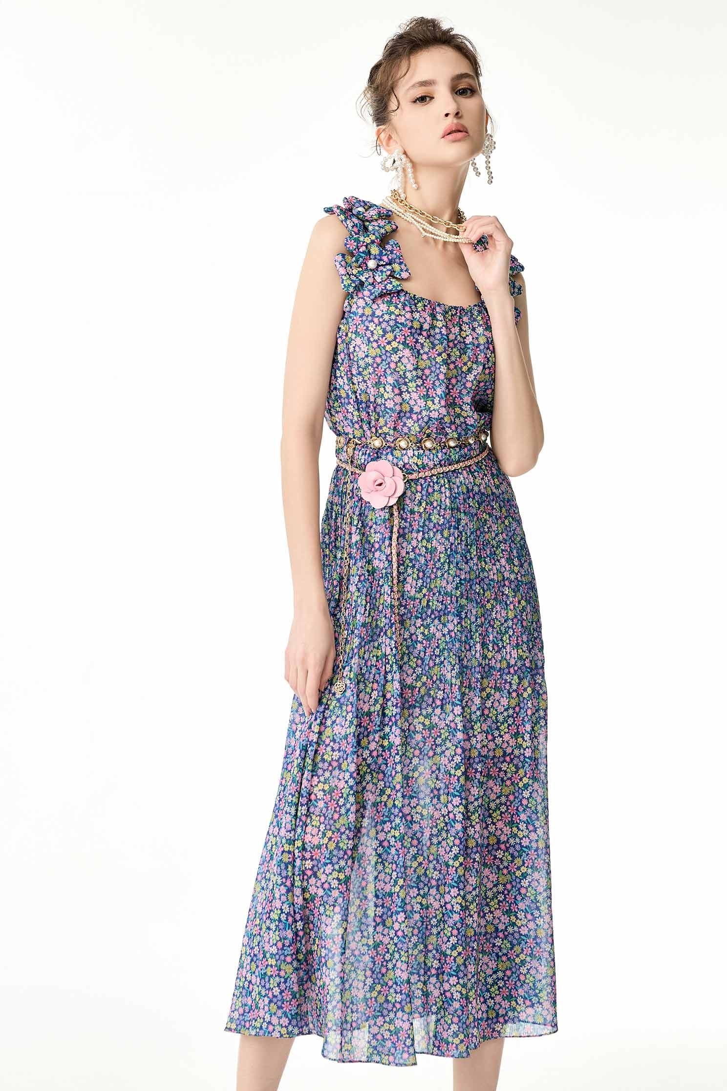 童話花園印花洋裝童話花園印花洋裝,人氣商品,印花洋裝,小禮服,小香風,春夏穿搭,洋裝特輯,無袖洋裝,珍珠,短袖洋裝,花花世界,輕奢度假,輕奢渡假,雪紡,雪紡洋裝