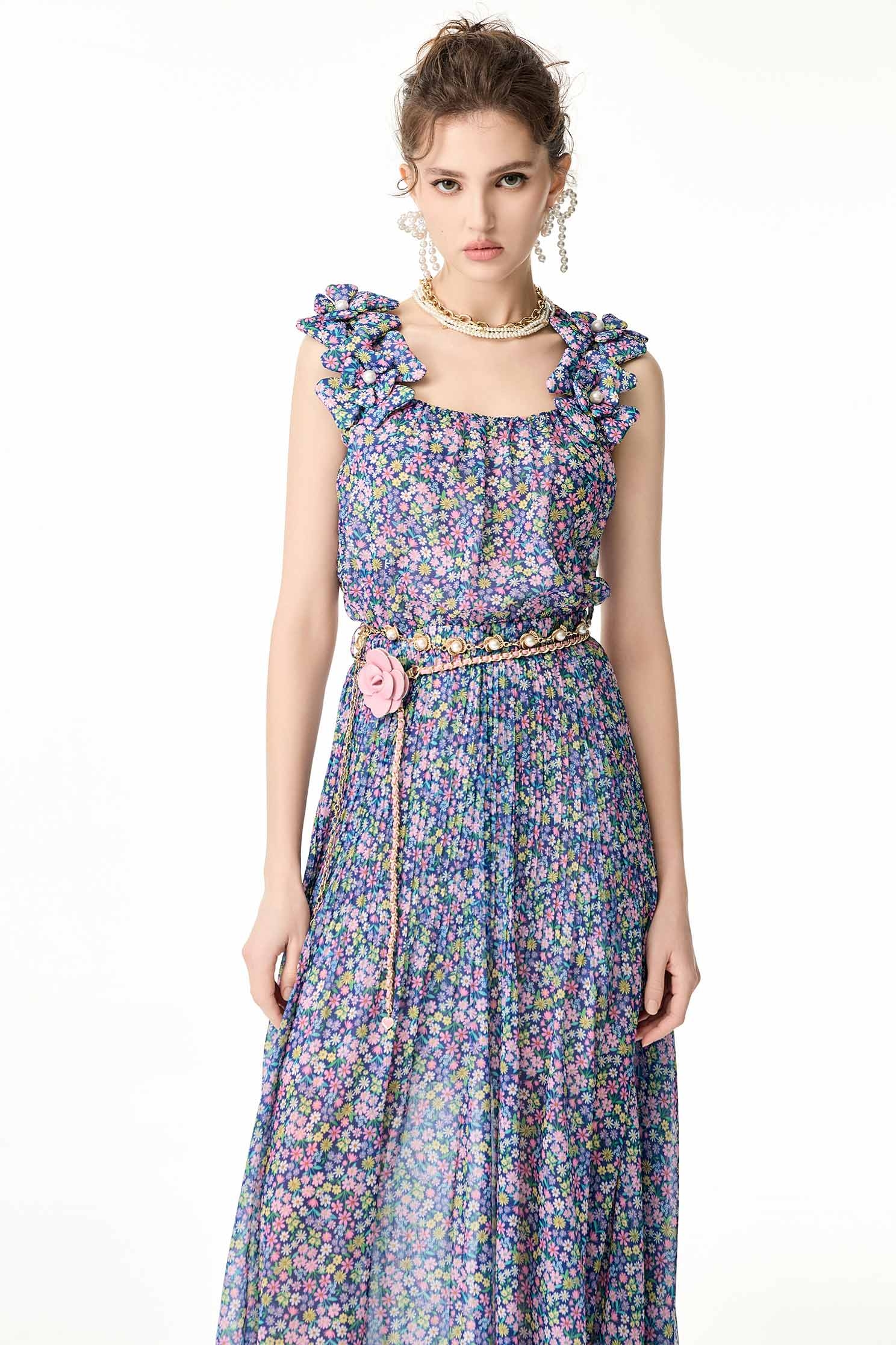 童話花園印花洋裝童話花園印花洋裝,人氣商品,印花洋裝,小禮服,小香風,春夏穿搭,洋裝特輯,無袖洋裝,珍珠,短袖洋裝,花花世界,輕奢度假,輕奢渡假,雪紡,雪紡洋裝