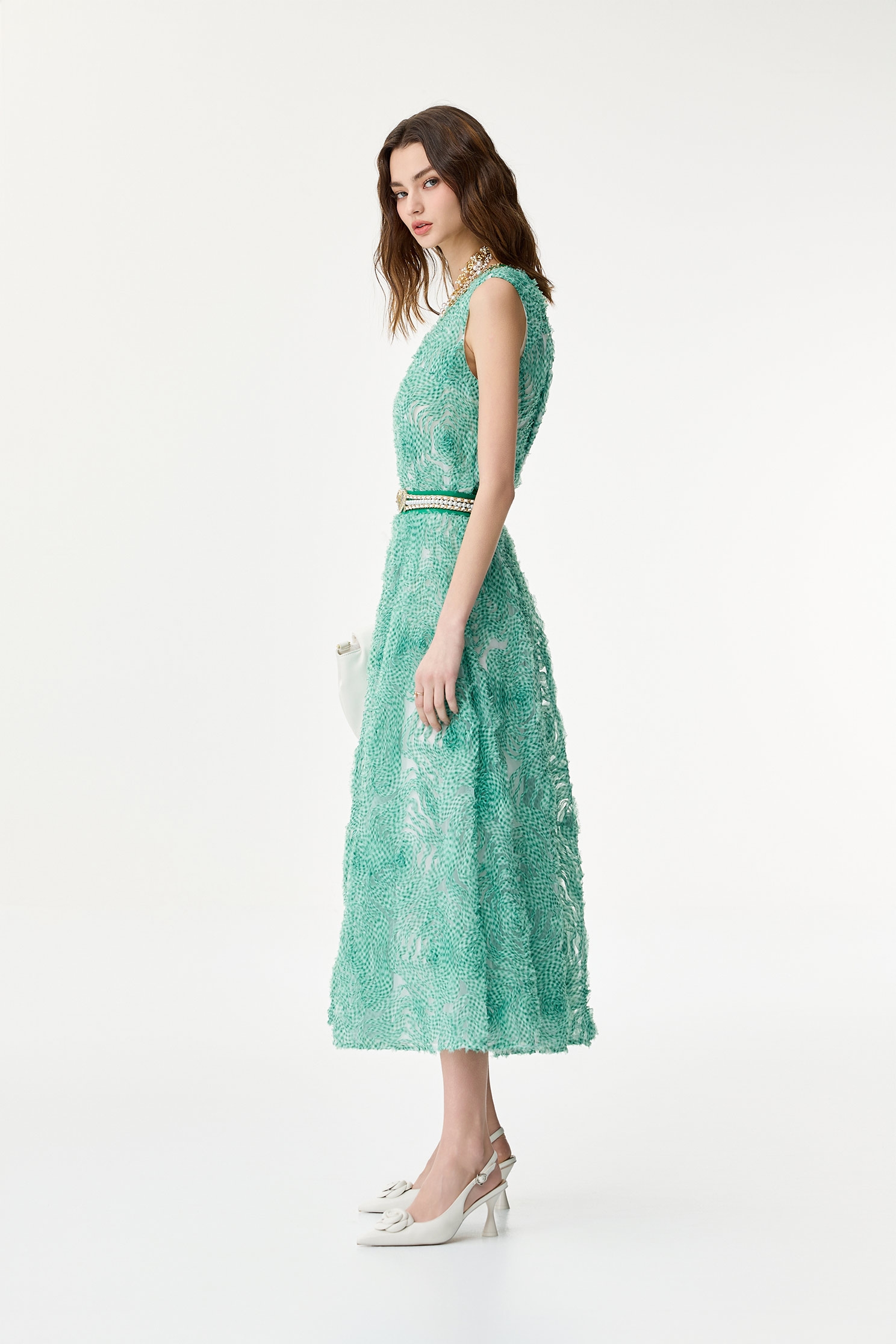 新葉綠格紋上衣新葉綠格紋上衣,V領上衣,V領背心,一般背心,一般背心馬甲,上衣,春夏穿搭,時髦成套搭配,格紋,無袖背心,背心,花花世界,雪紡,項鍊