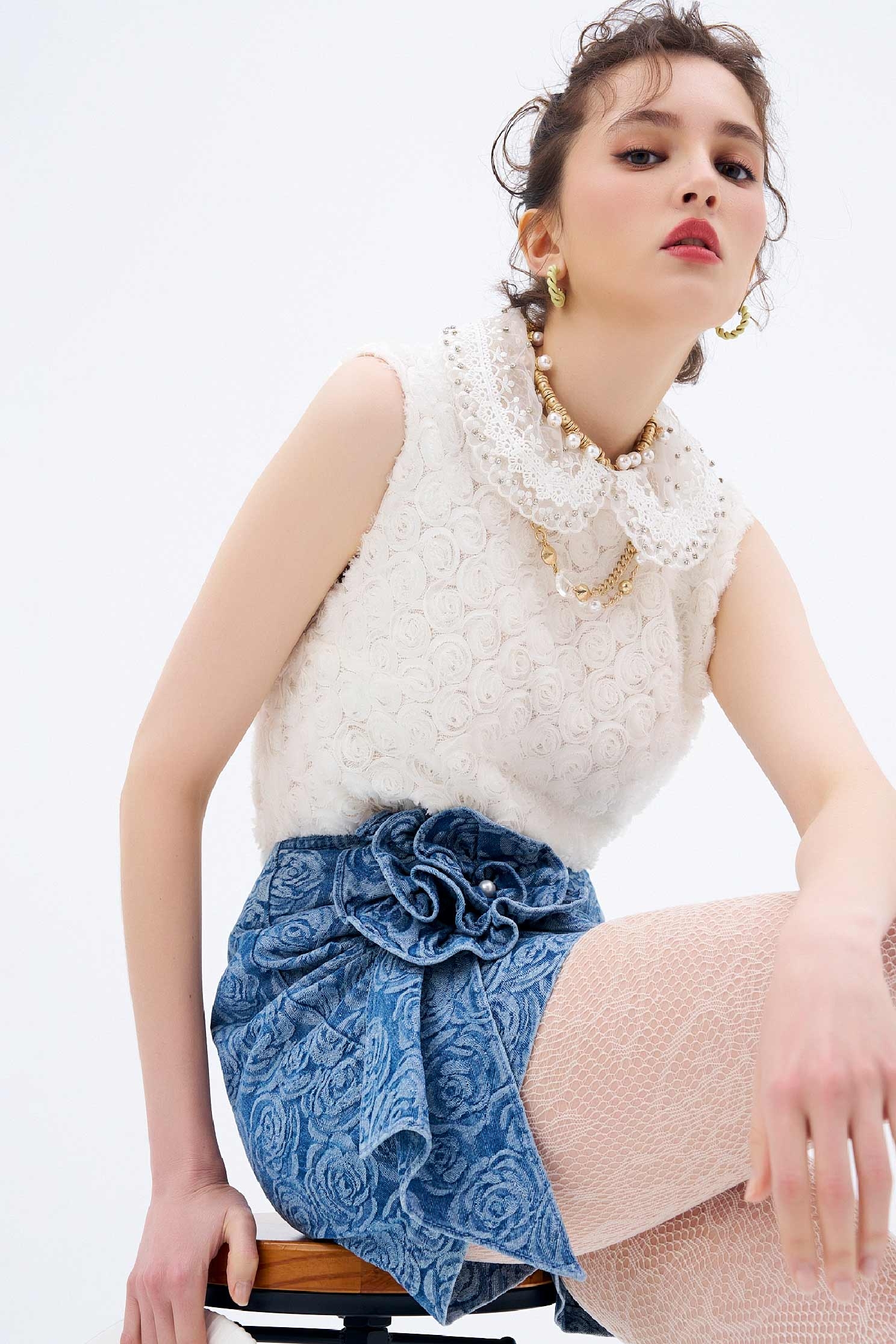 立體茶花造型上衣立體茶花造型上衣,一般背心,一般背心馬甲,上衣,人氣商品,刺繡,秋冬穿搭,背心,蕾絲