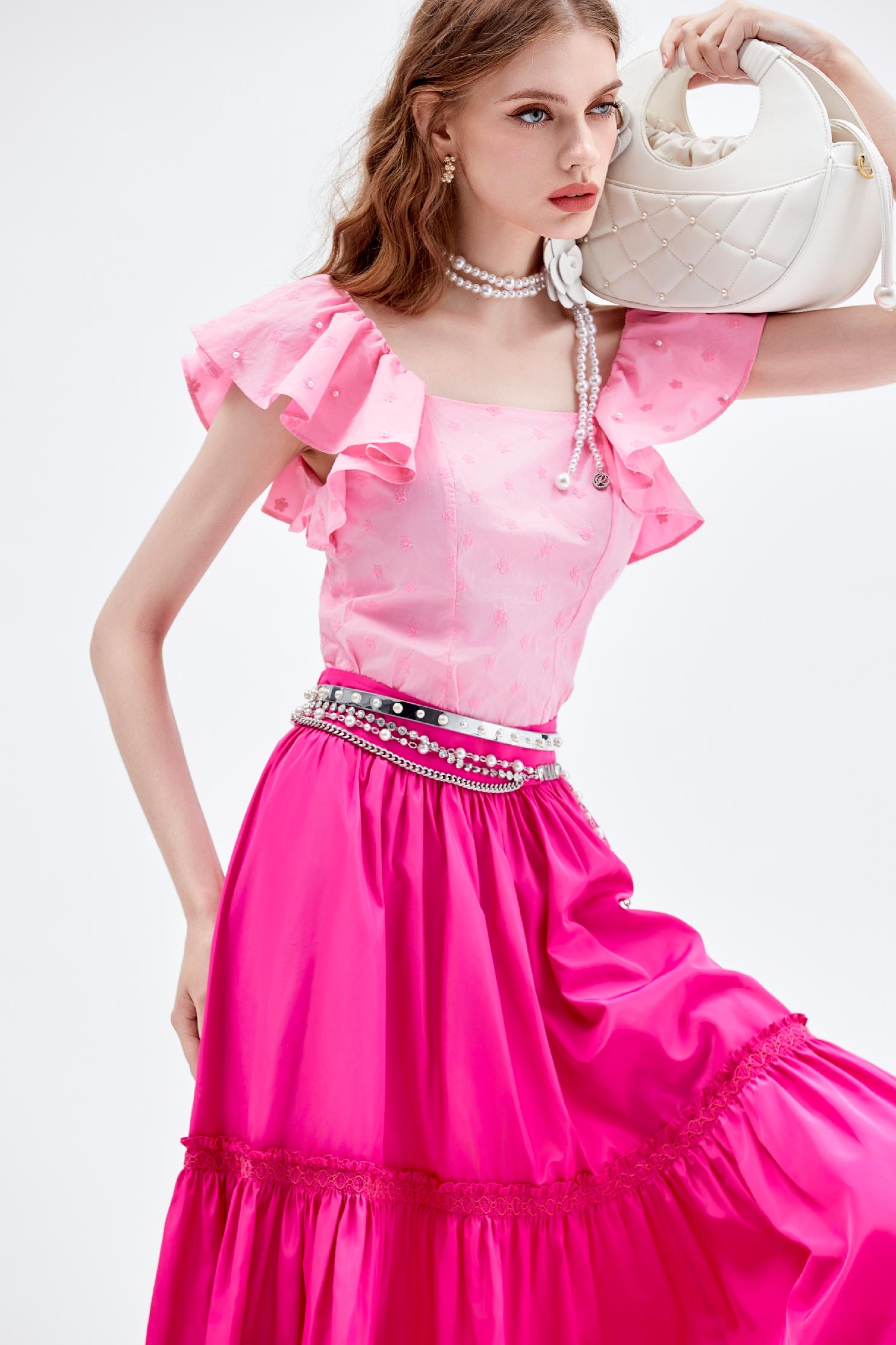 牡丹粉刺繡花上衣牡丹粉刺繡花上衣,一般背心,一般背心馬甲,上衣,刺繡,珍珠,秋冬穿搭,純棉,繡花,背心,荷葉