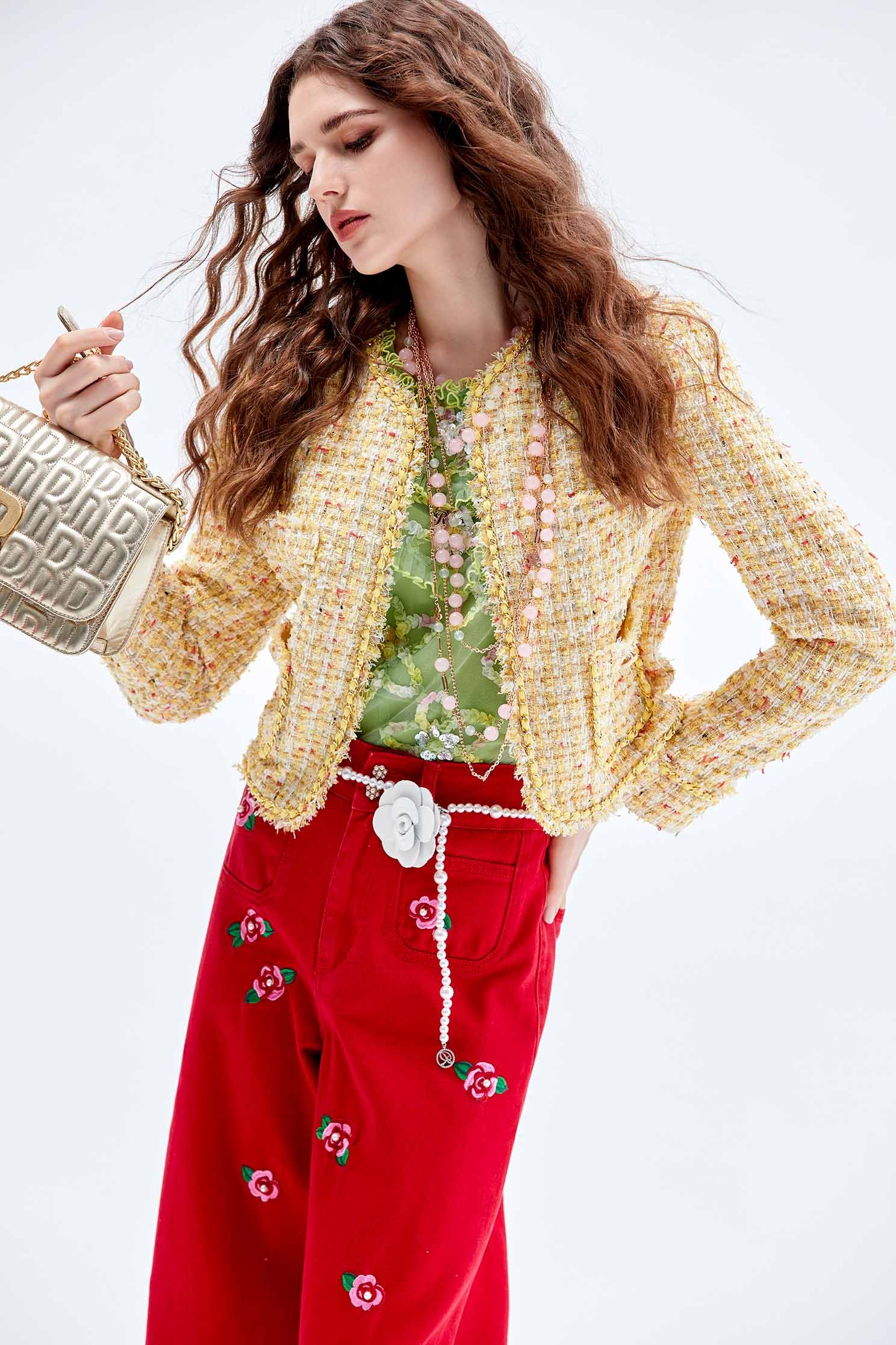 五彩壓花亮片背心五彩壓花亮片背心,一般背心,一般背心馬甲,上衣,刺繡,秋冬穿搭,背心,荷葉