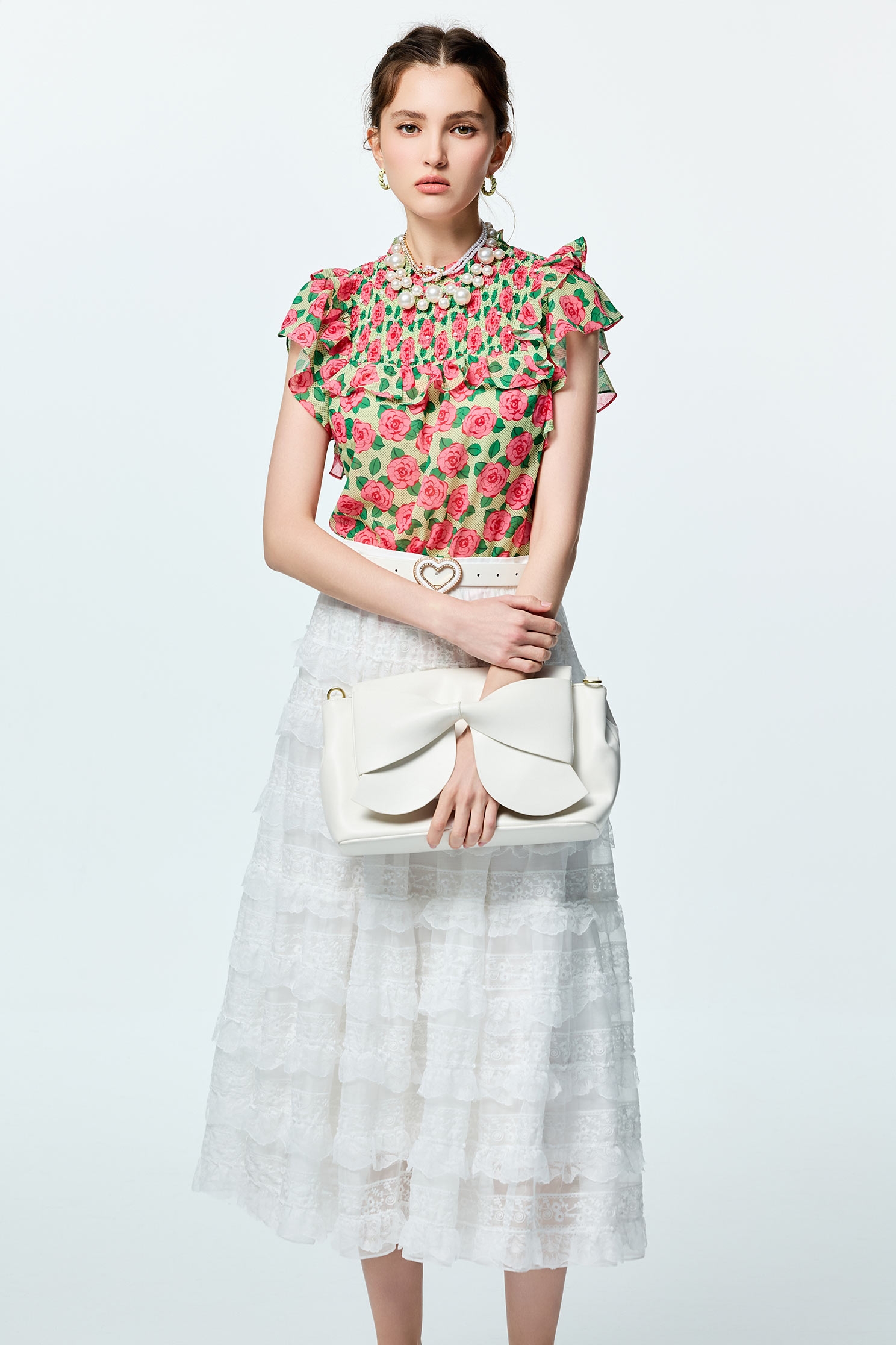 薔薇雪紡印花上衣薔薇雪紡印花上衣,一般背心,一般背心馬甲,上衣,人氣商品,刺繡,時髦成套搭配,無袖上衣,秋冬穿搭,背心,花花世界,荷葉,雪紡,雪紡上衣