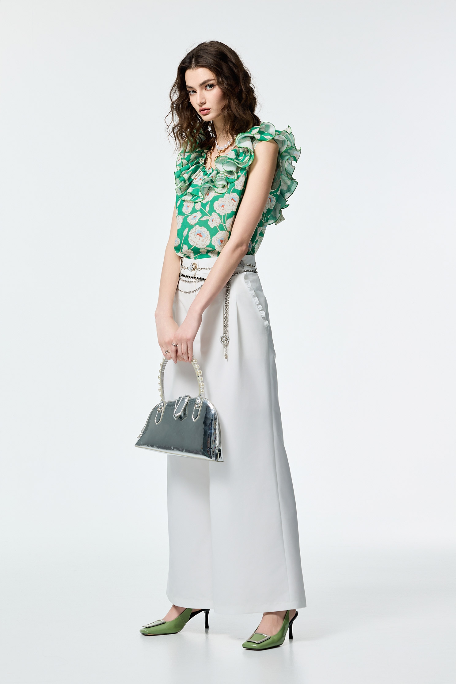 多巴胺亮色復古花園荷葉上衣多巴胺亮色復古花園荷葉上衣,一般背心,一般背心馬甲,上衣,人氣商品,春夏穿搭,時髦成套搭配,無袖上衣,無袖背心,背心,花花世界,荷葉,蝴蝶結,輕奢度假,輕奢渡假