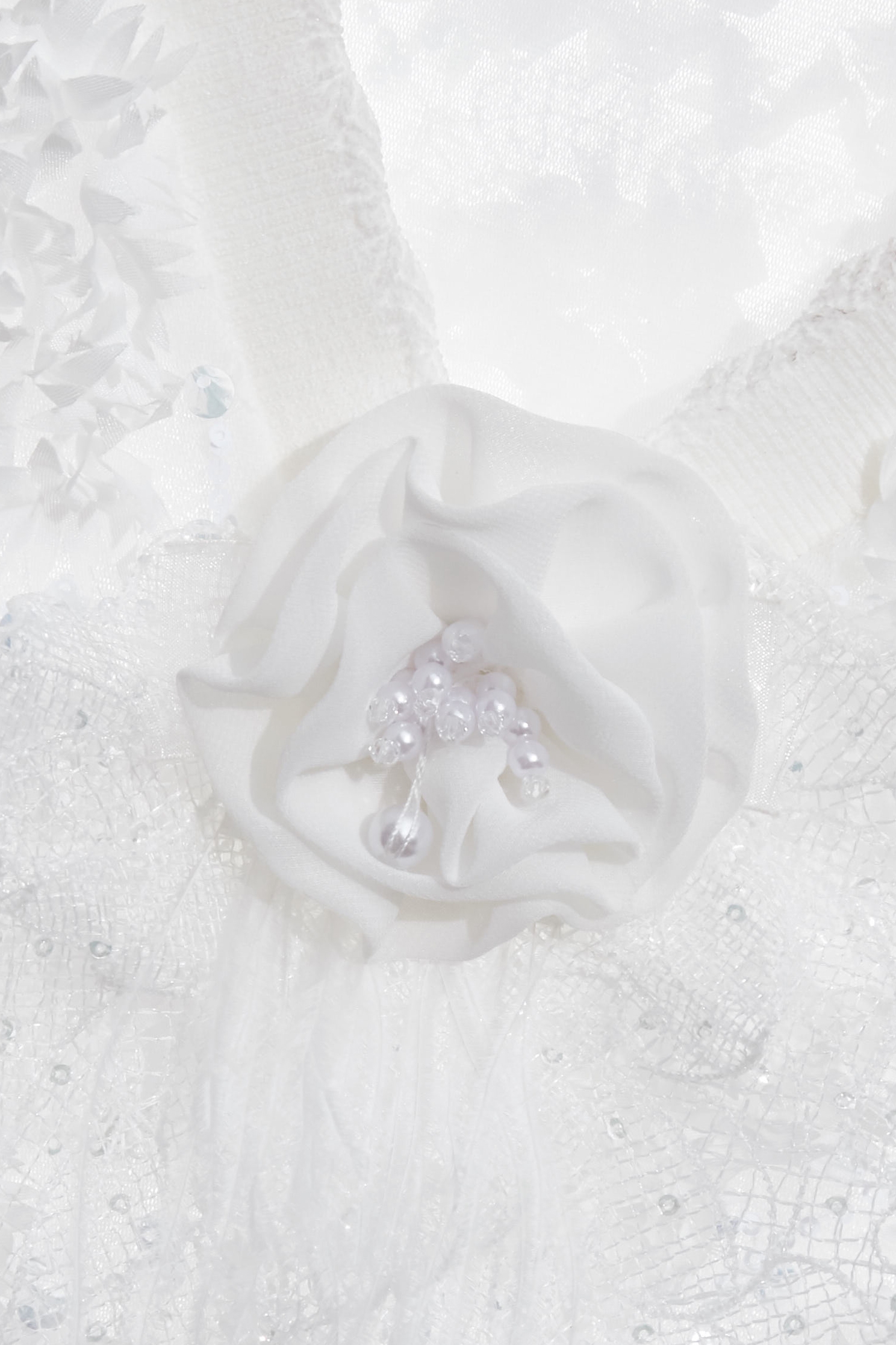 立體波紋閃亮上衣立體波紋閃亮上衣,一般背心,一般背心馬甲,上班OL穿搭,上衣,白色背心,秋冬穿搭,約會特輯,背心,花花世界,蕾絲