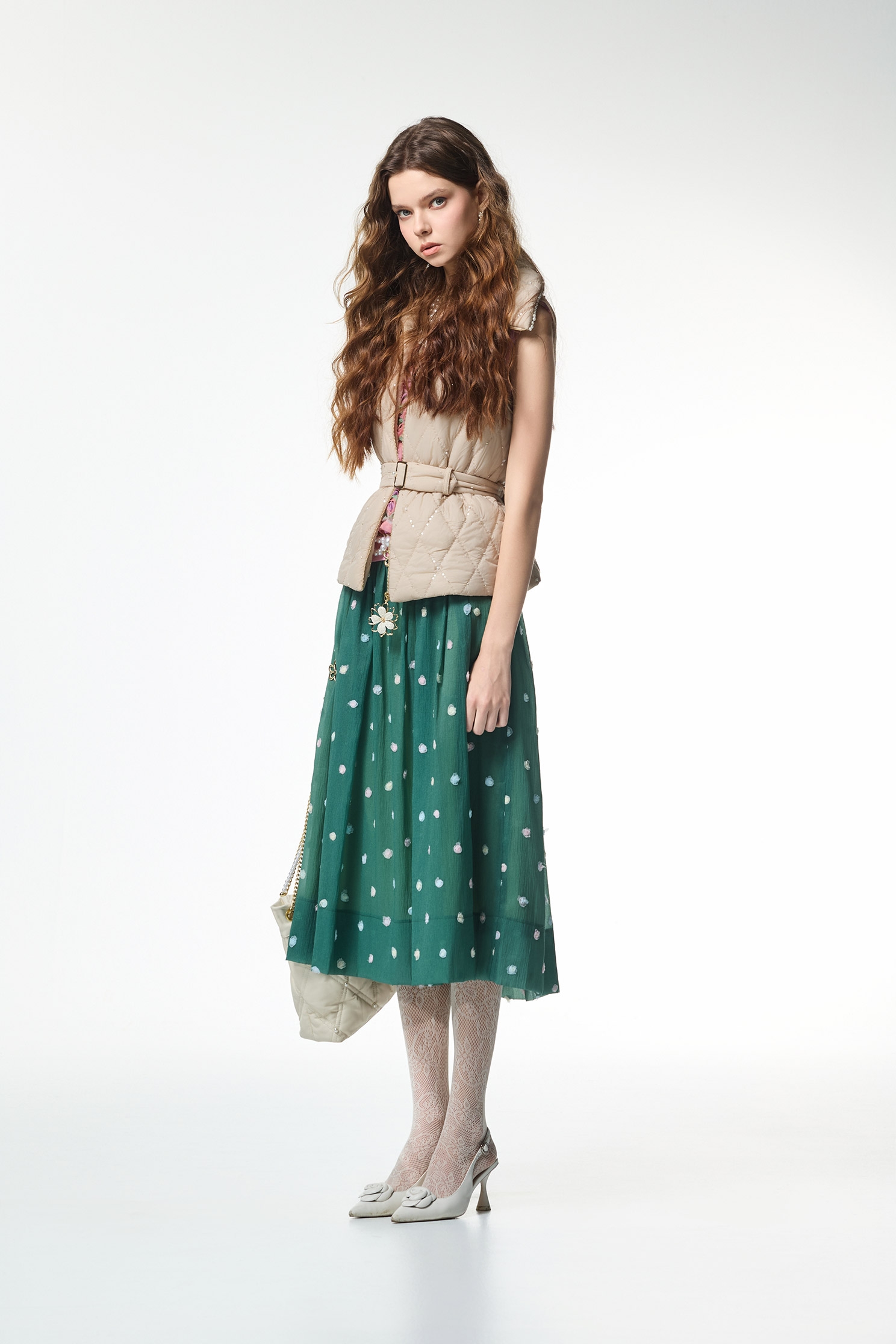 自帶光澤鋪棉背心自帶光澤鋪棉背心,一般背心,一般背心馬甲,外套,時髦成套搭配,格紋,無袖背心,秋冬穿搭,約會特輯,背心,腰帶