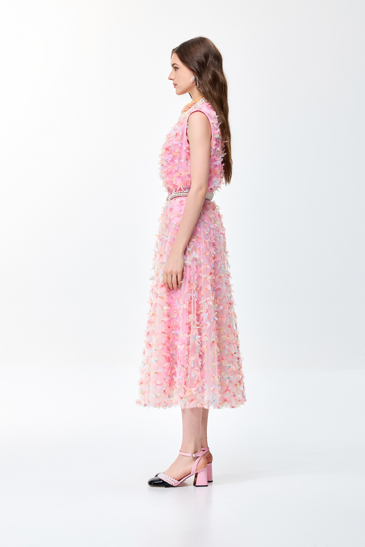 五彩結飾網紗上衣五彩結飾網紗上衣,一般背心,一般背心馬甲,上衣,春夏穿搭,時髦成套搭配,網紗,背心,花花世界,荷葉