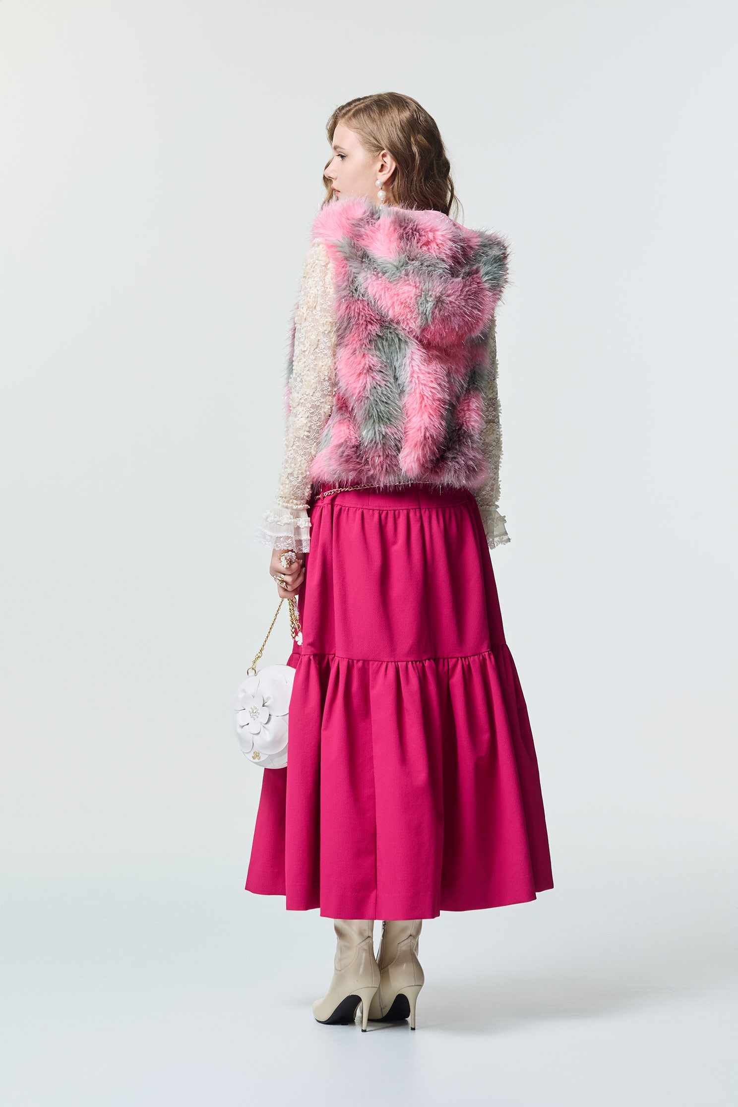 玫瑰可露麗仿皮草背心玫瑰可露麗仿皮草背心,上班OL穿搭,人氣商品,外套,春夏穿搭,派對特輯,無袖背心,約會特輯,背心