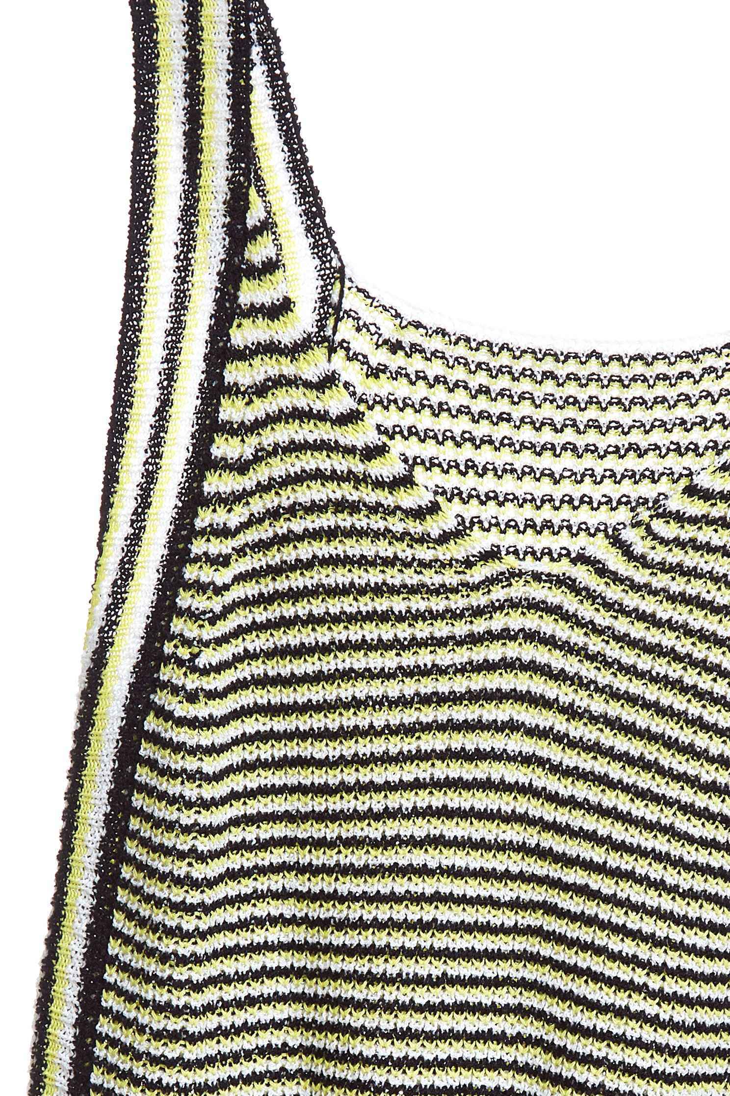 Striped V-neck knit vest,vest,knitting,knittedvest