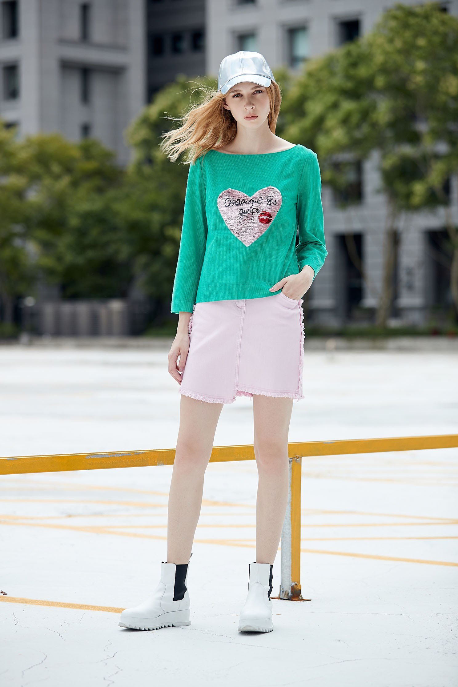 Wide collar top with heart printing,Top,長袖上衣