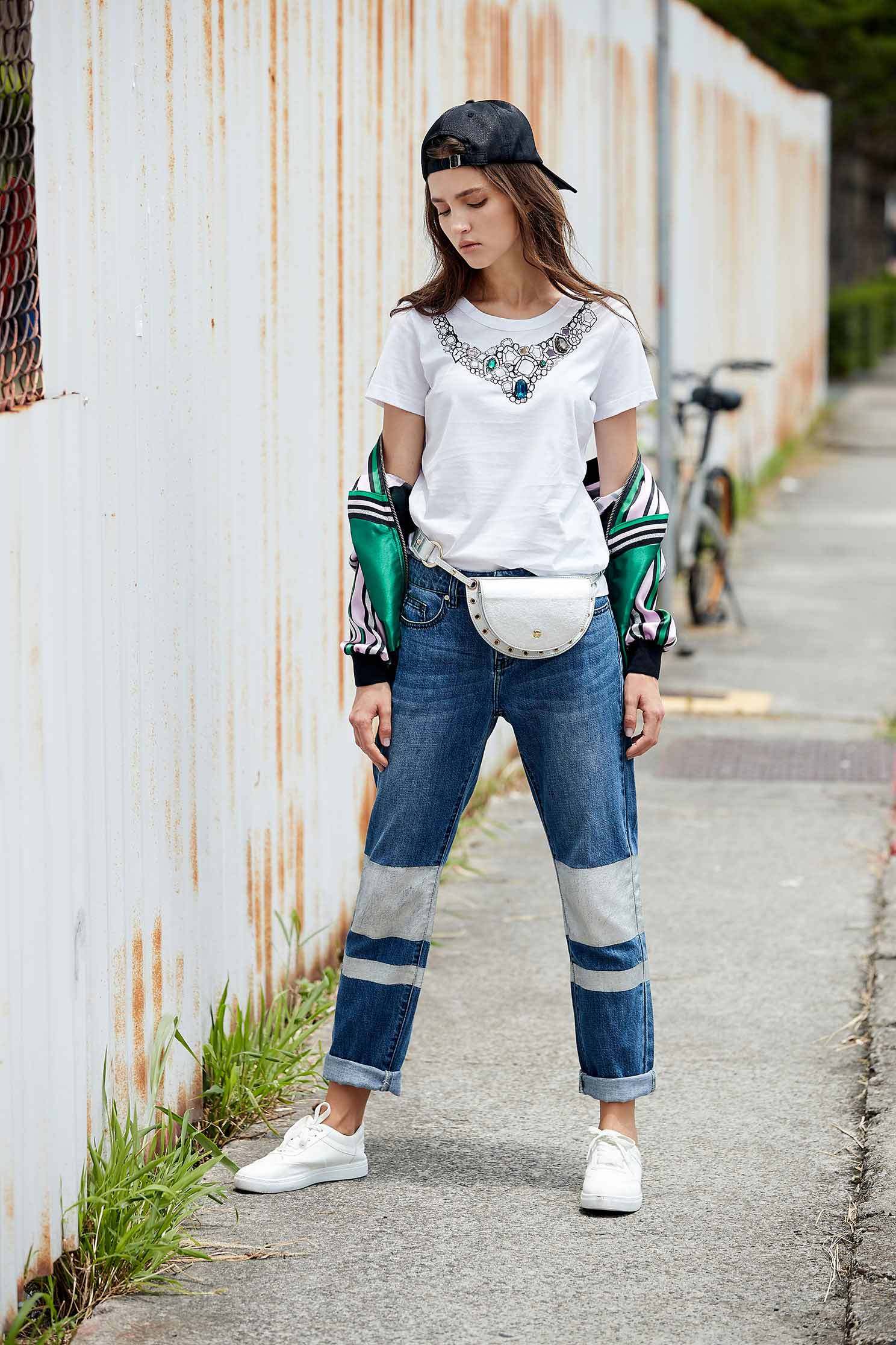 Soft cotton T shirt with necklace printing,t-shirt,t-shirt,whitetop,shortsleevetop,cotton